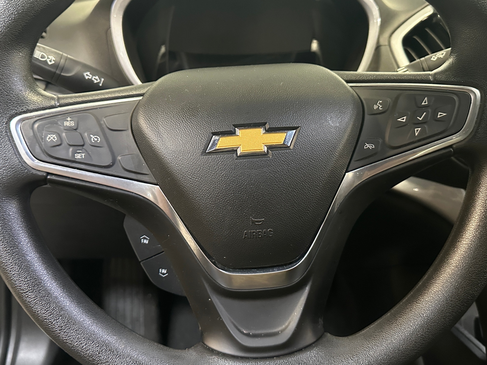 Thumbnail: 2018 Chevrolet Volt - 5