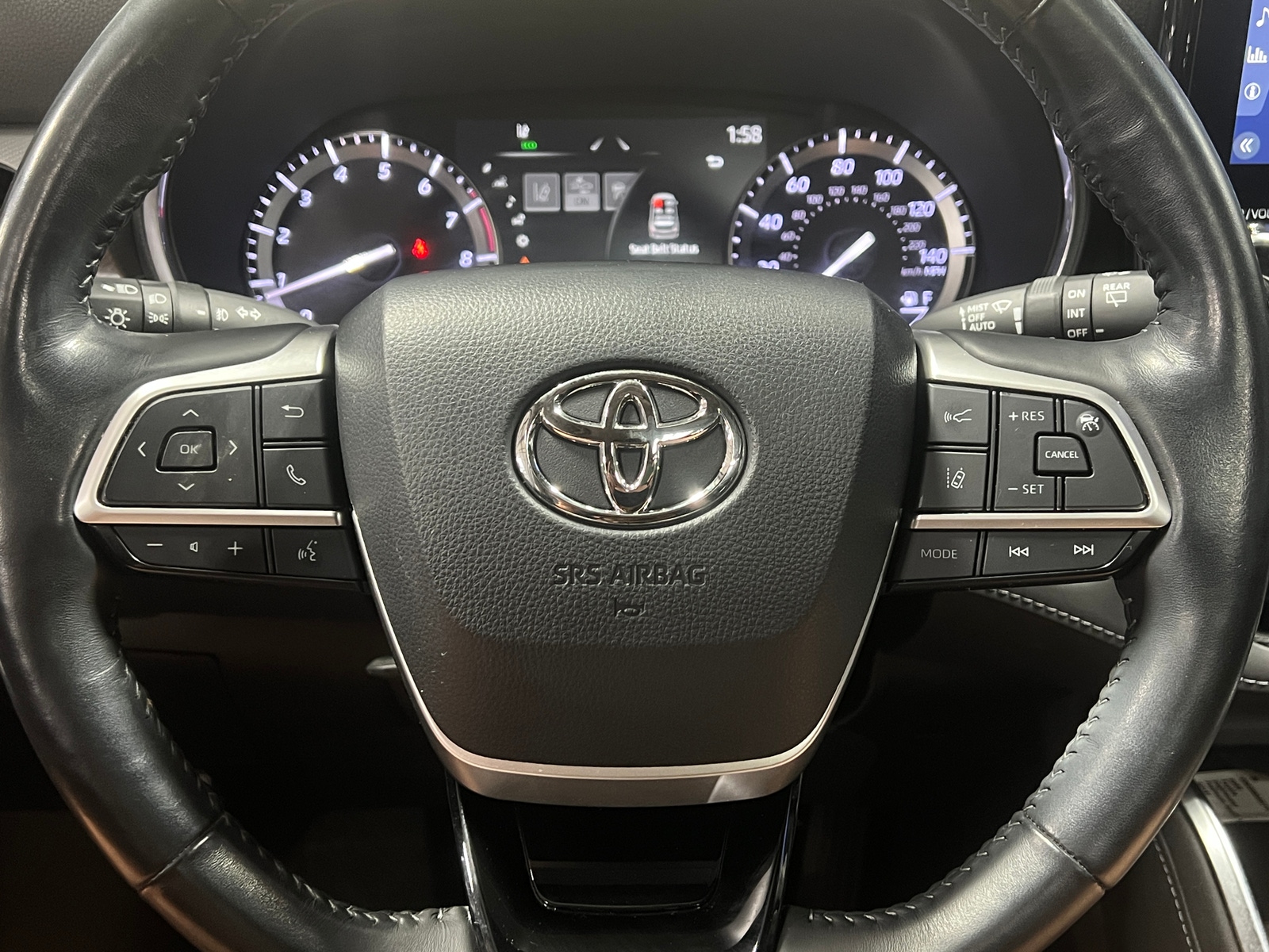 Thumbnail: 2022 Toyota Highlander - 4