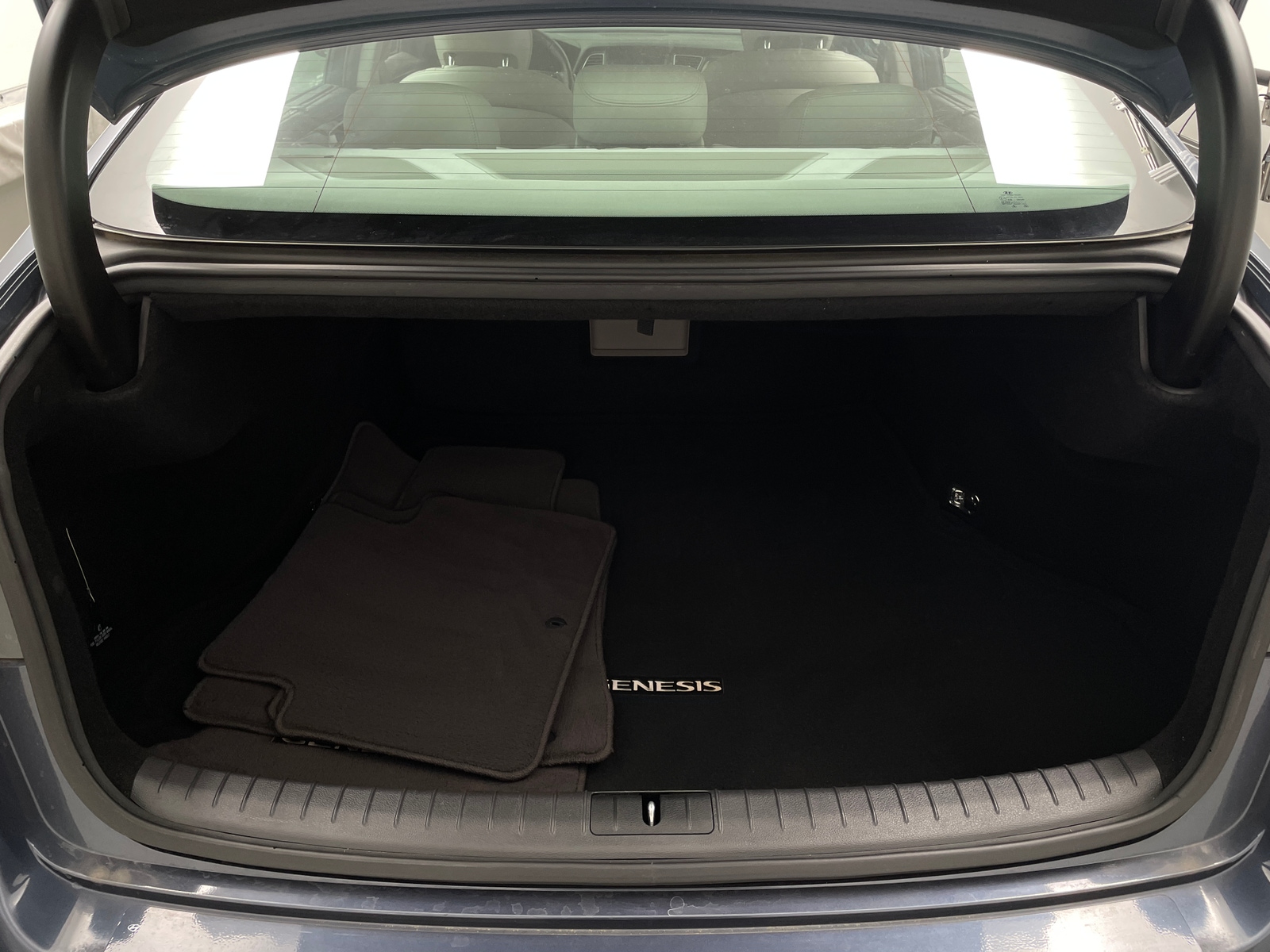 Thumbnail: 2015 Hyundai Genesis - 6