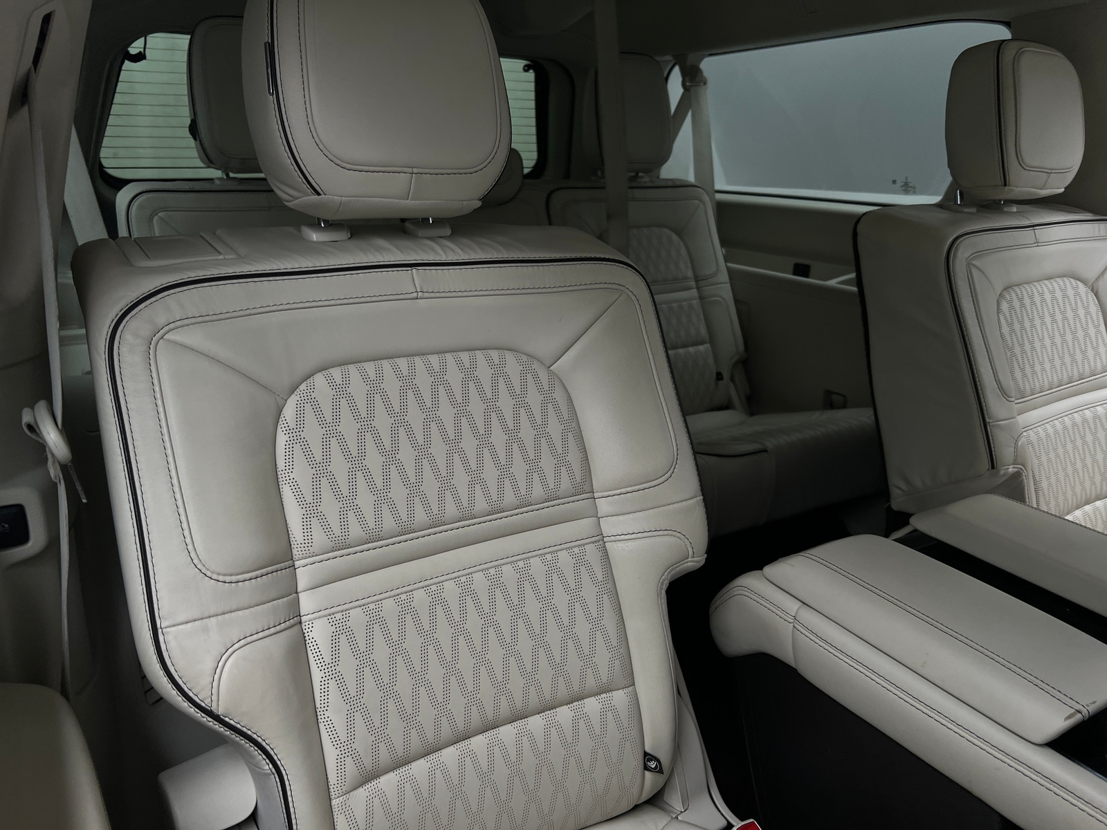Thumbnail: 2021 Lincoln Navigator L - 5