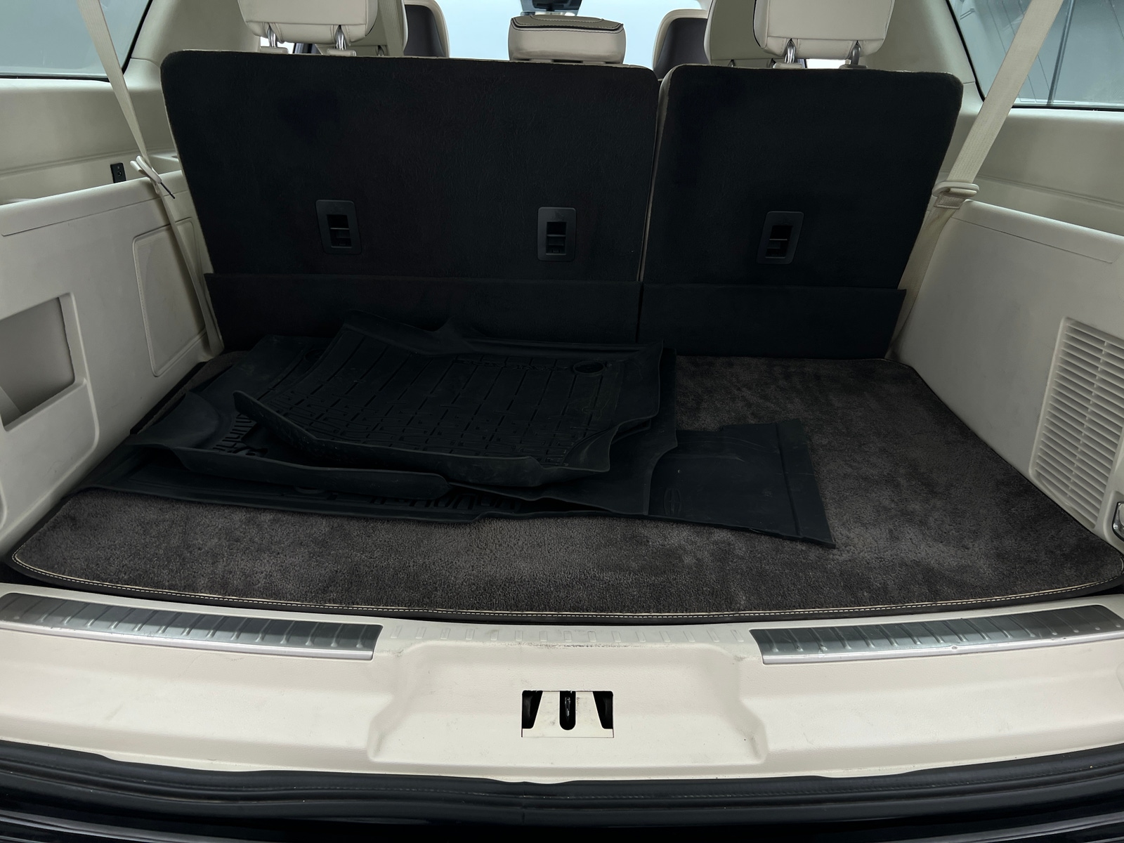 Thumbnail: 2021 Lincoln Navigator L - 6