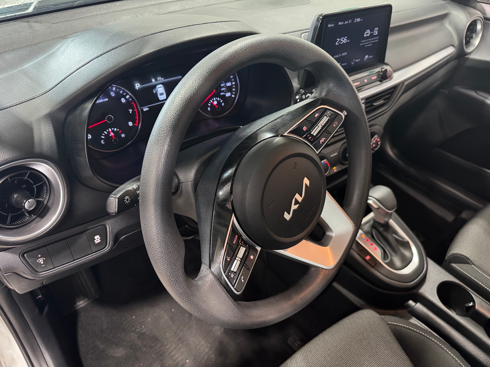 Thumbnail: 2022 Kia Forte - 3