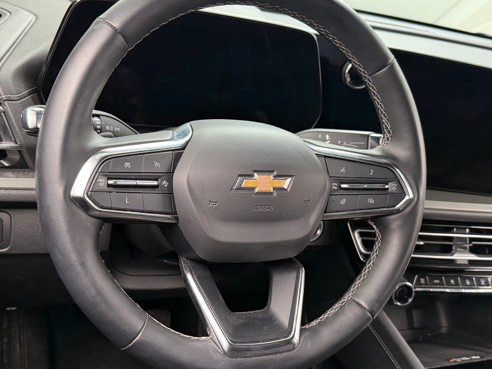 Thumbnail: 2024 Chevrolet Traverse - 5