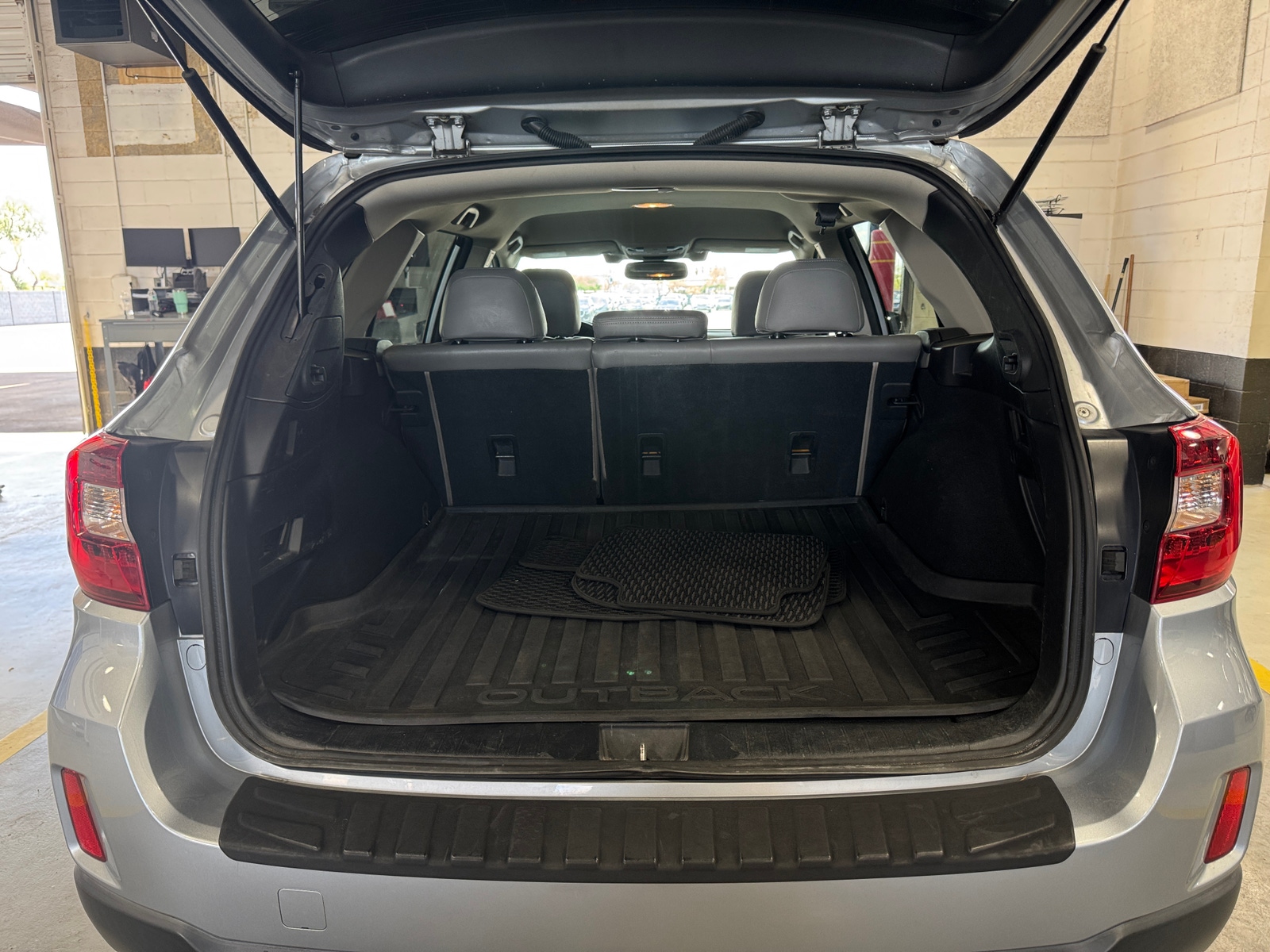 Thumbnail: 2016 Subaru Outback - 7