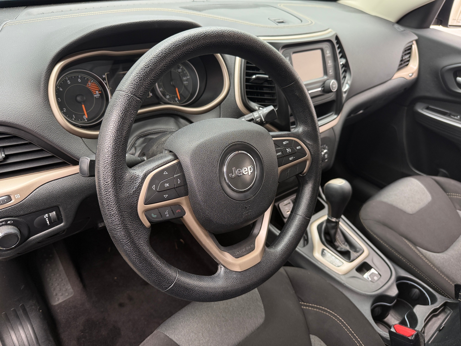 Thumbnail: 2016 Jeep Cherokee - 5