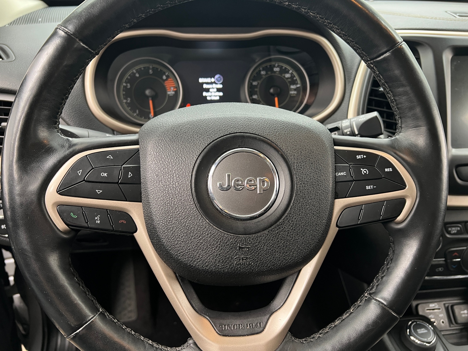 Thumbnail: 2018 Jeep Cherokee - 3