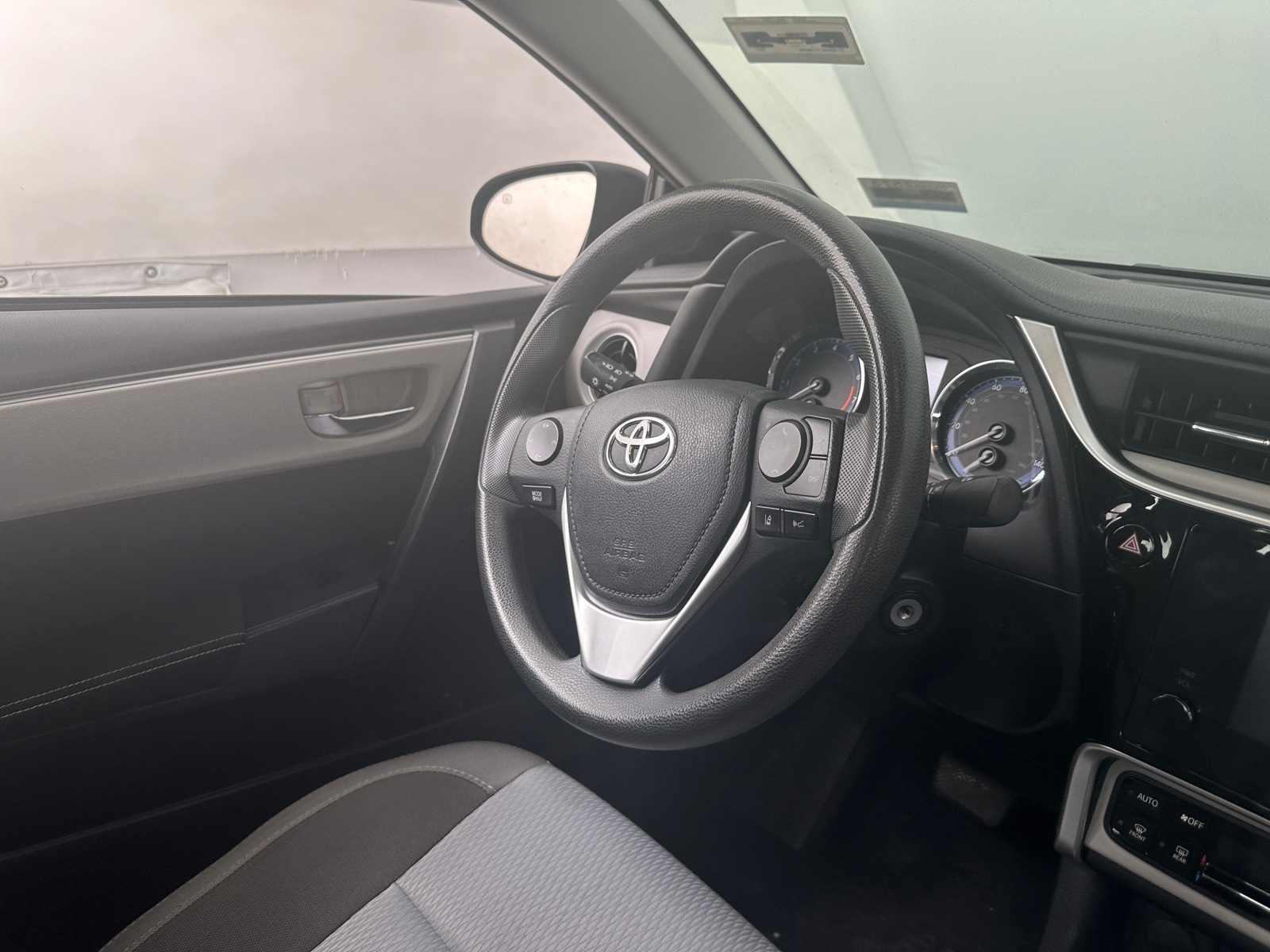 Thumbnail: 2017 Toyota Corolla - 5