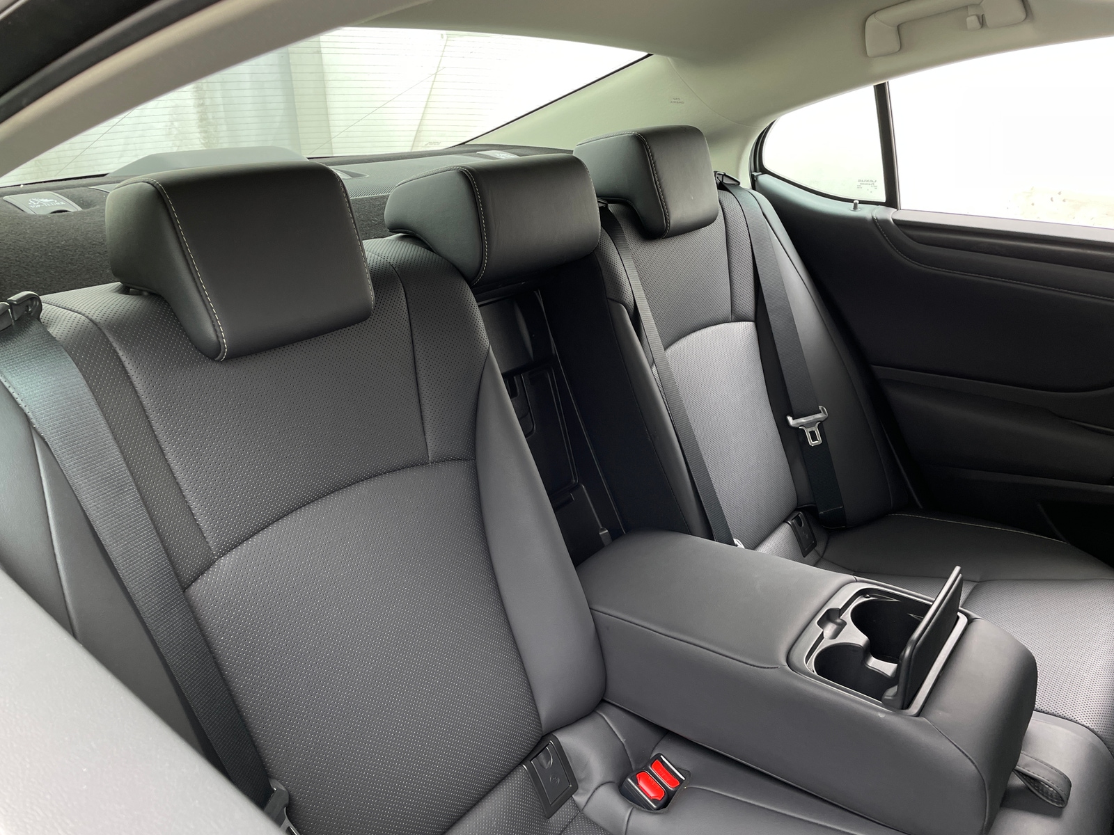 Thumbnail: 2022 Lexus ES - 5