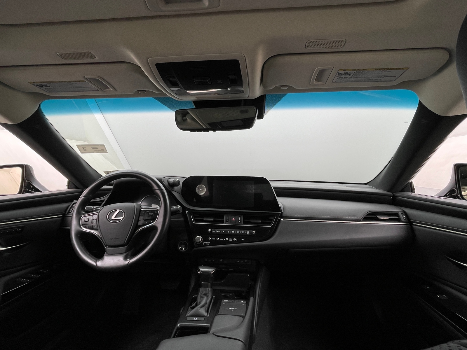 Thumbnail: 2022 Lexus ES - 2