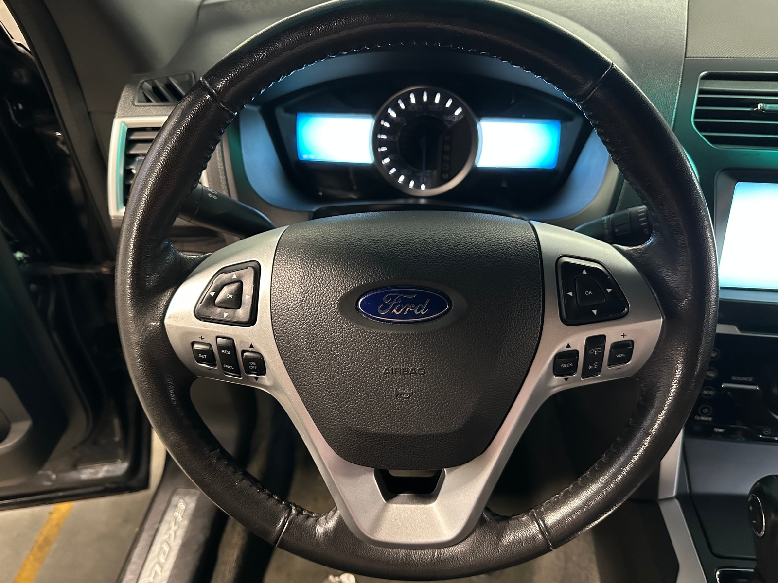 Thumbnail: 2014 Ford Explorer - 4