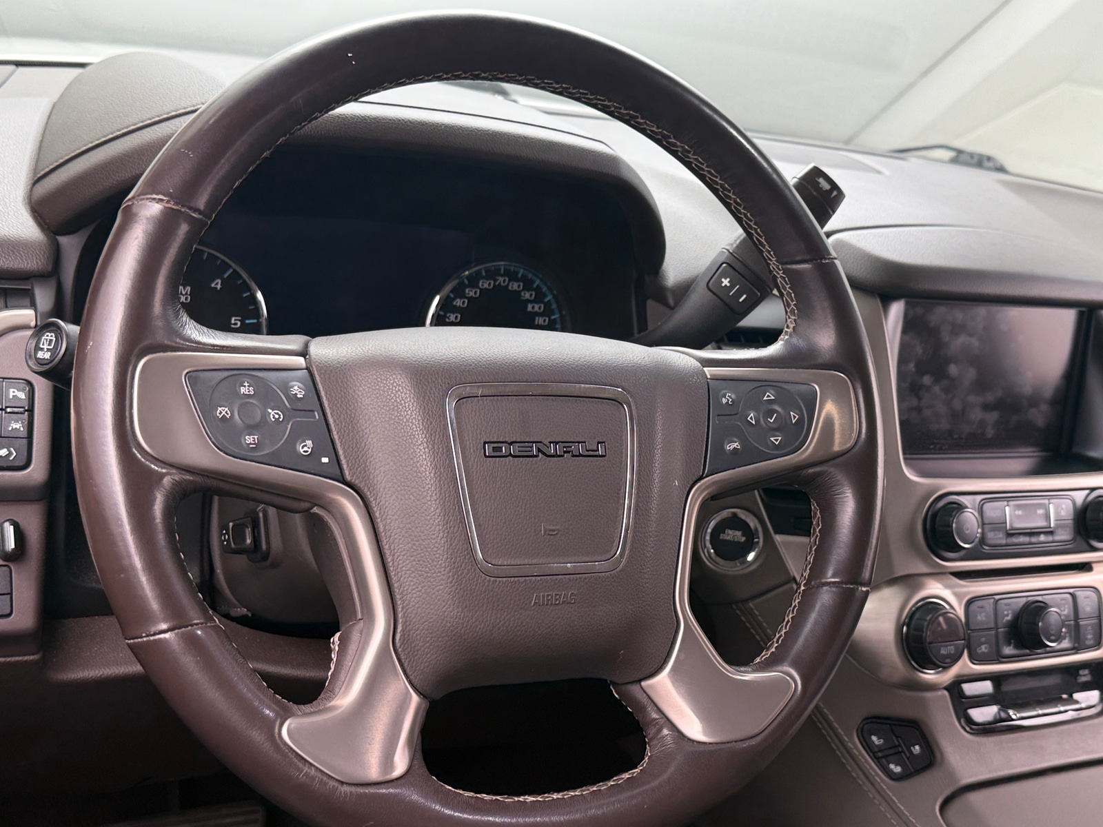 Thumbnail: 2019 GMC Yukon XL - 4