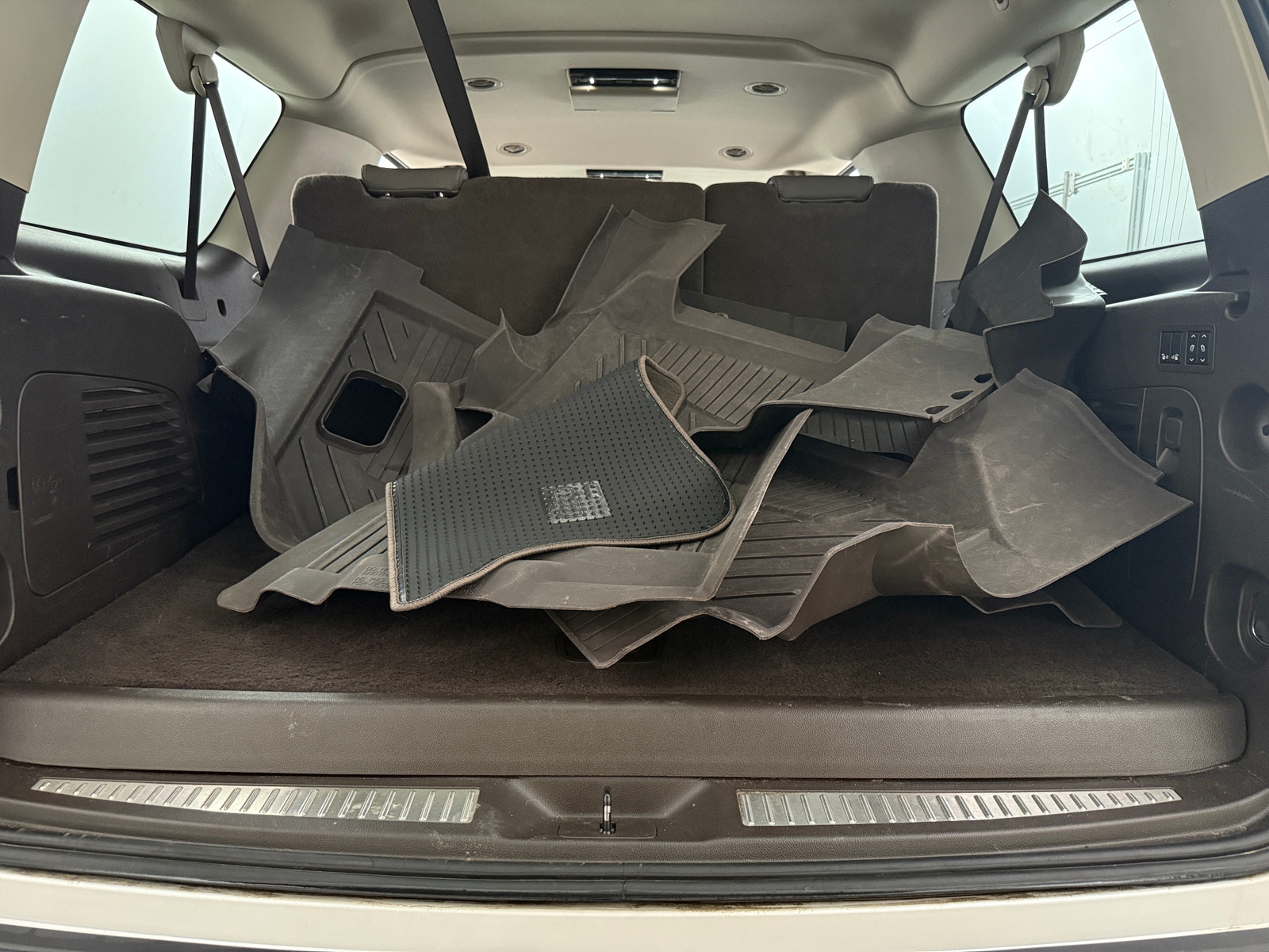 Thumbnail: 2019 GMC Yukon XL - 6
