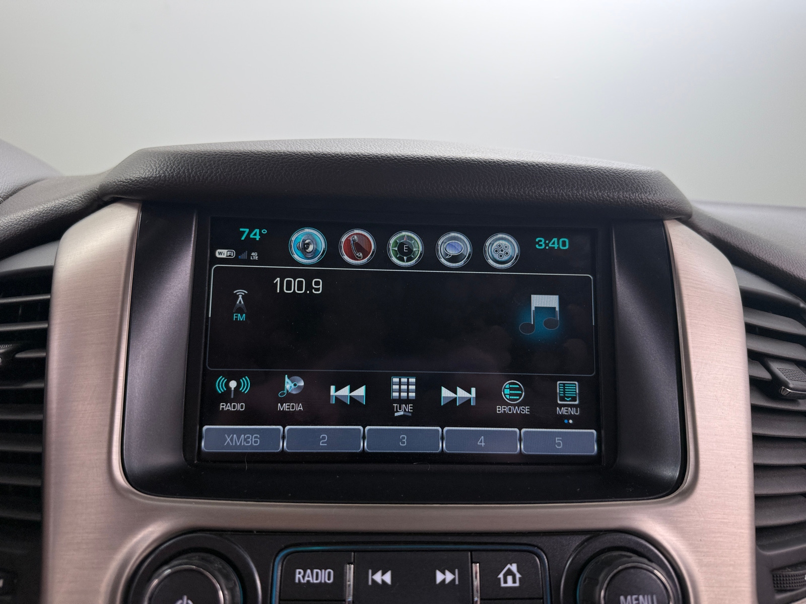 Thumbnail: 2019 GMC Yukon XL - 3
