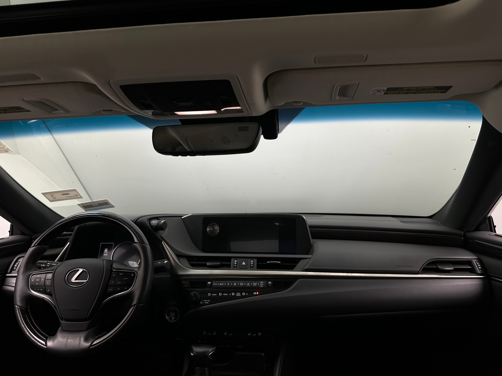 Thumbnail: 2019 Lexus ES - 3