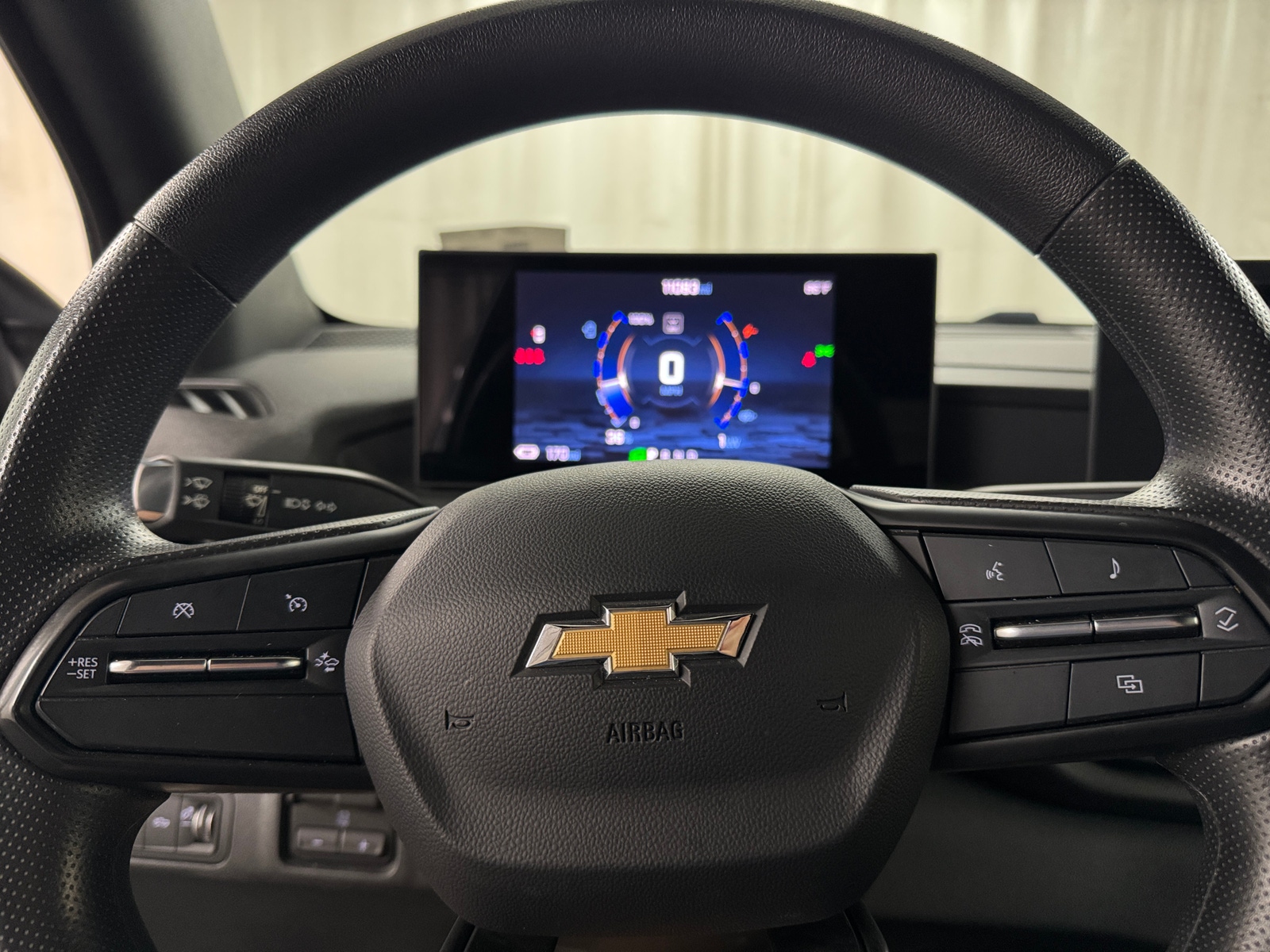 Thumbnail: 2024 Chevrolet Silverado EV - 5