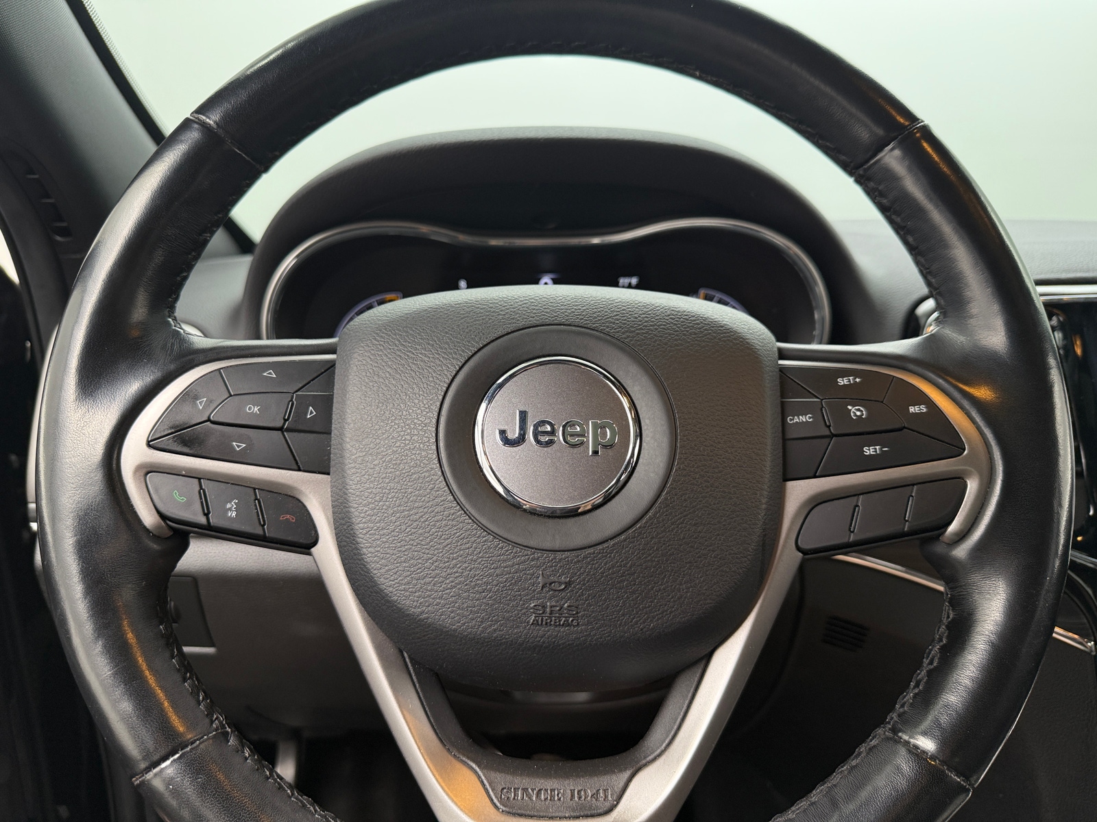 Thumbnail: 2020 Jeep Grand Cherokee - 4