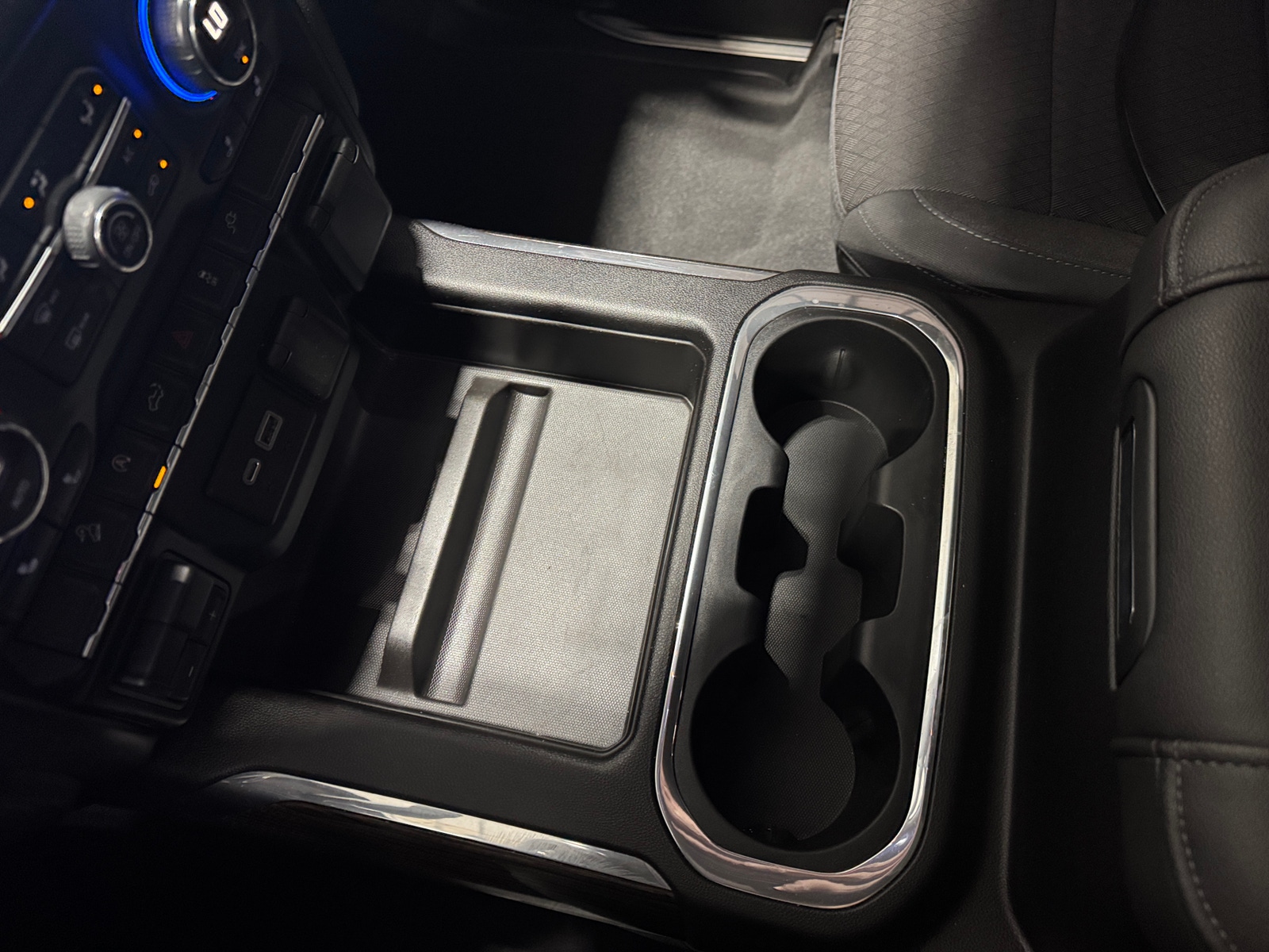 Thumbnail: 2019 Chevrolet Silverado 1500 - 3