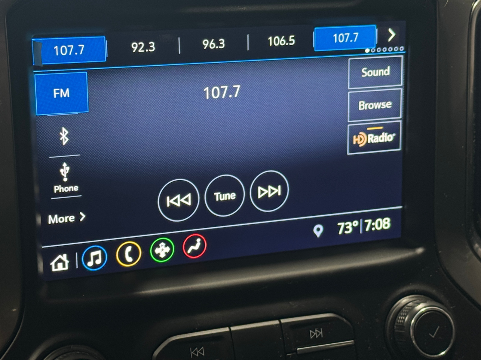 Thumbnail: 2019 Chevrolet Silverado 1500 - 4