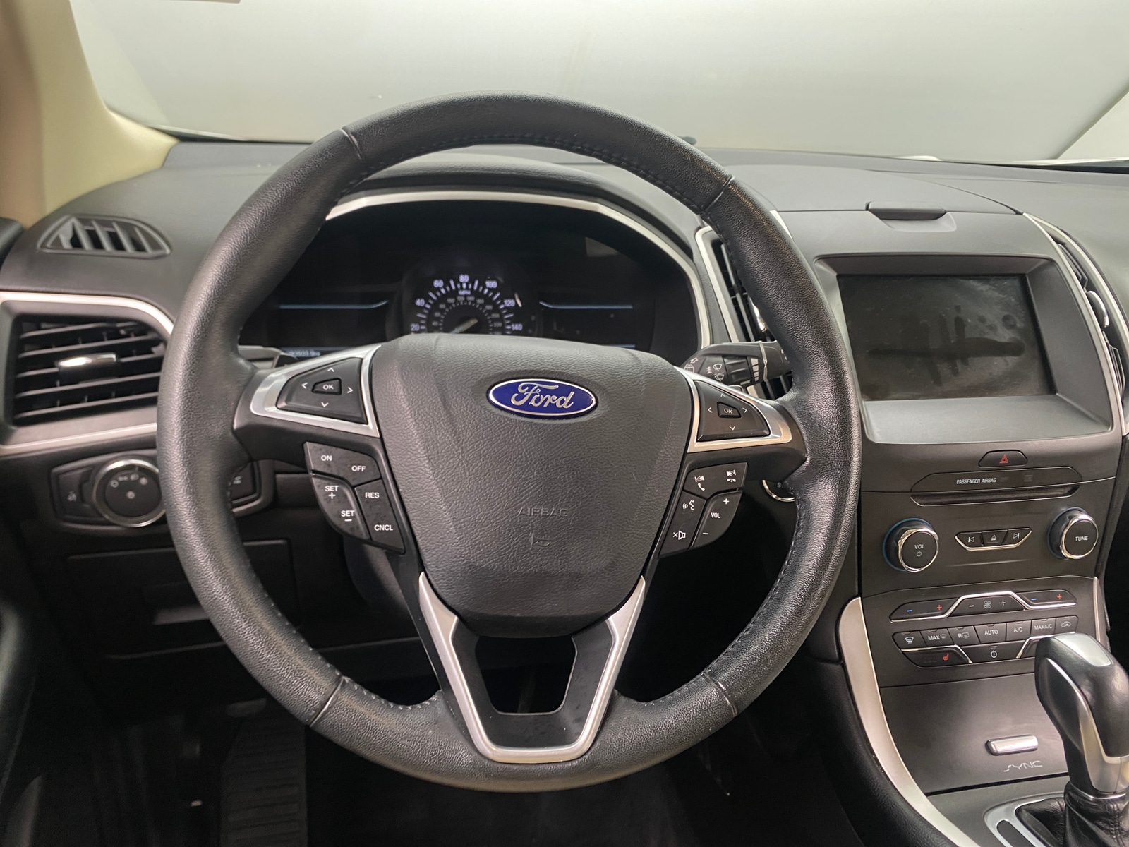 Thumbnail: 2017 Ford Edge - 4
