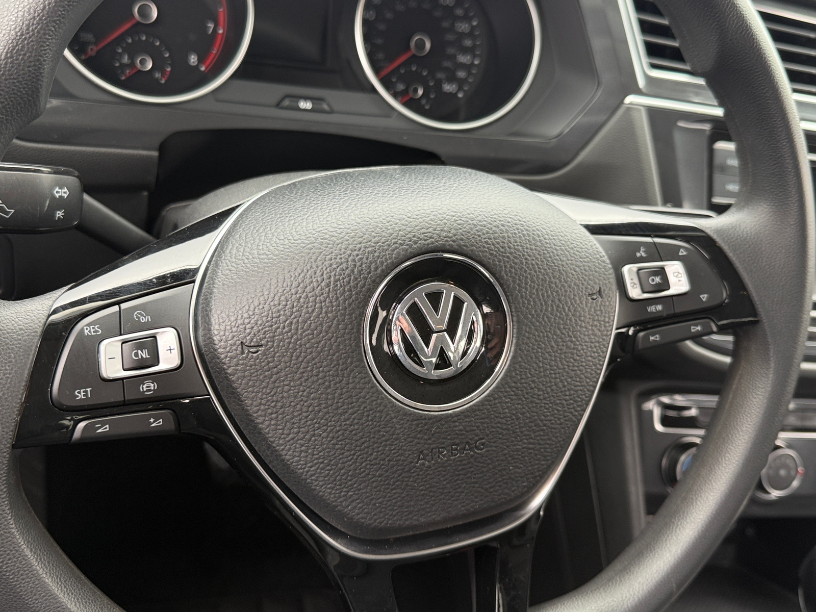 Thumbnail: 2020 Volkswagen Tiguan - 5
