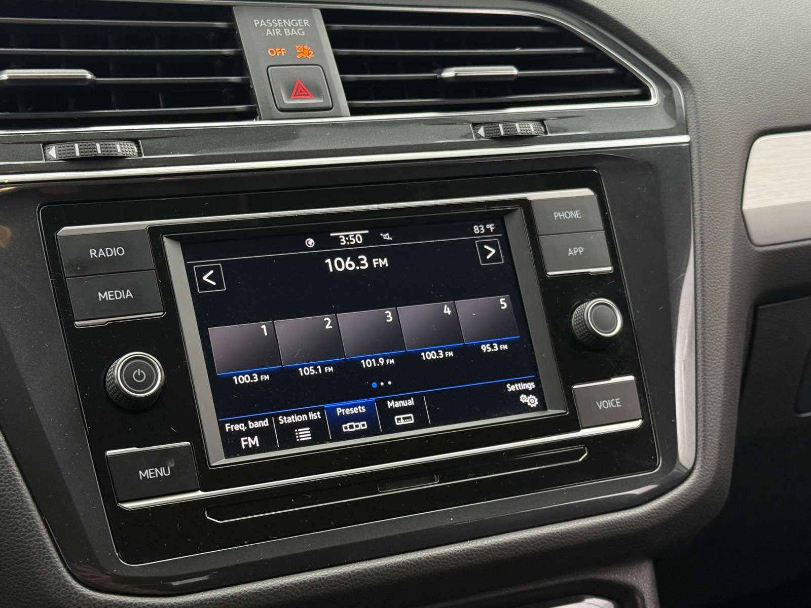 Thumbnail: 2020 Volkswagen Tiguan - 4