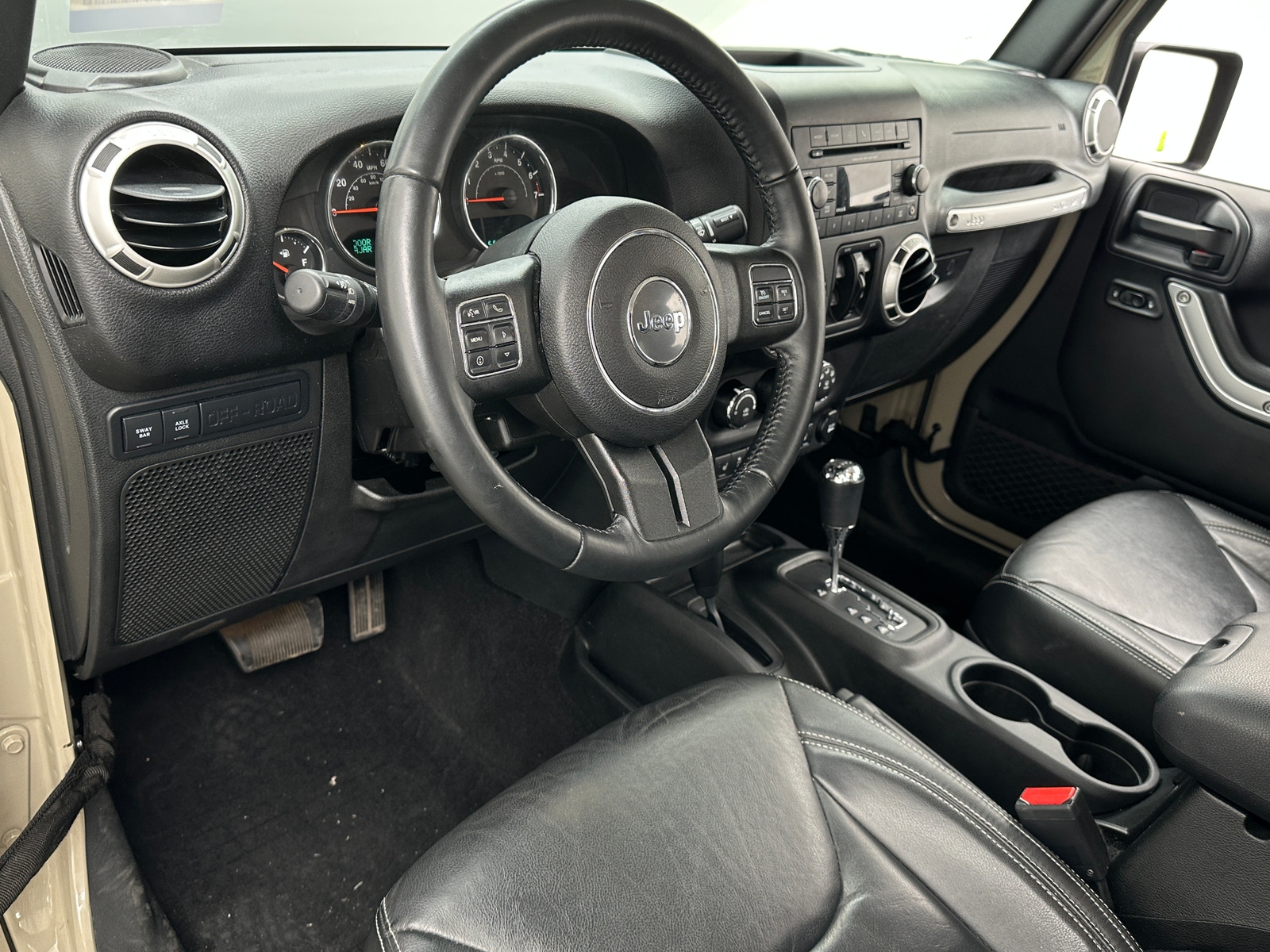 Thumbnail: 2017 Jeep Wrangler - 2