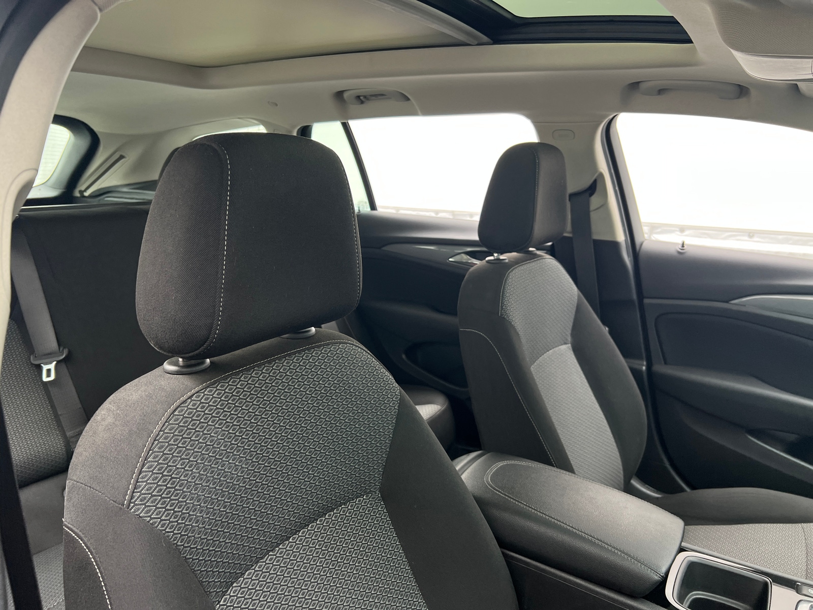 Thumbnail: 2018 Buick Regal - 2