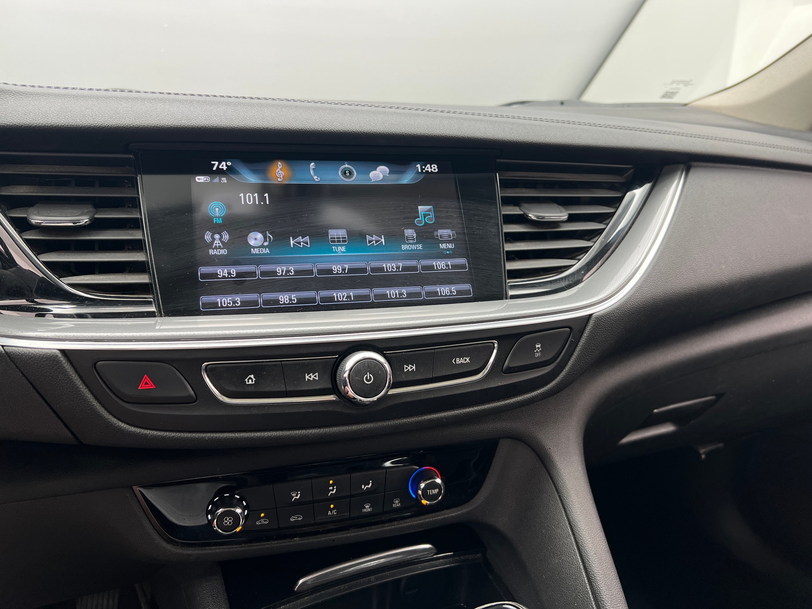 Thumbnail: 2018 Buick Regal - 4