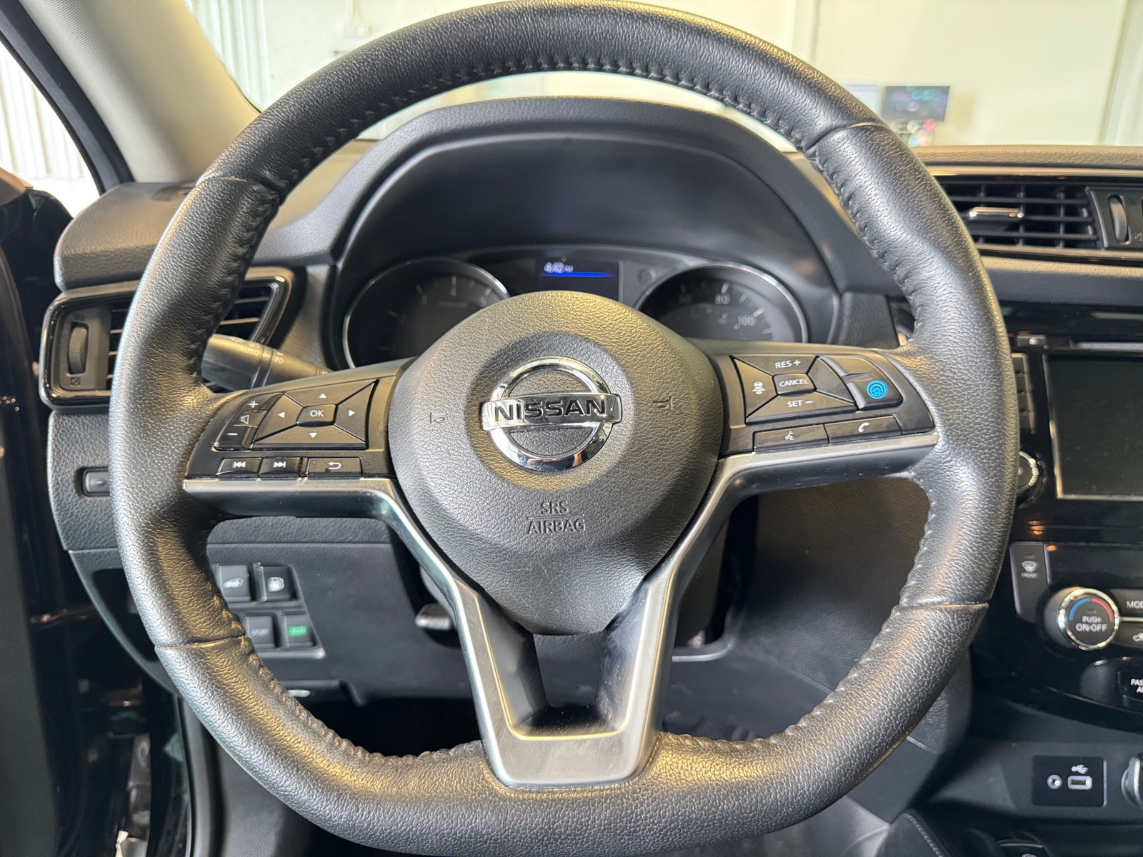 Thumbnail: 2019 Nissan Rogue - 4