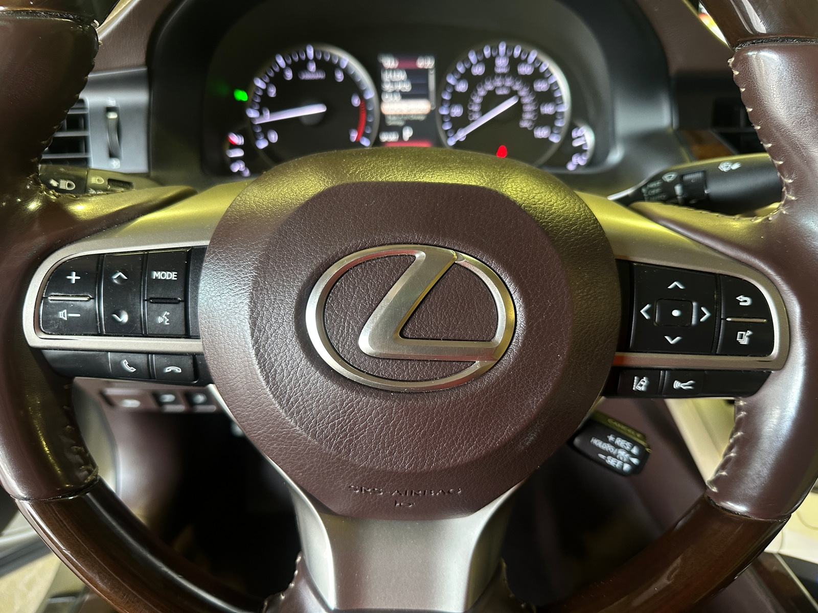 Thumbnail: 2018 Lexus ES - 4