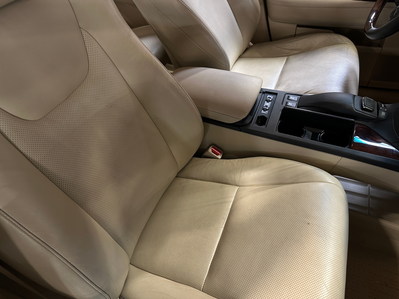 Thumbnail: 2015 Lexus RX - 2