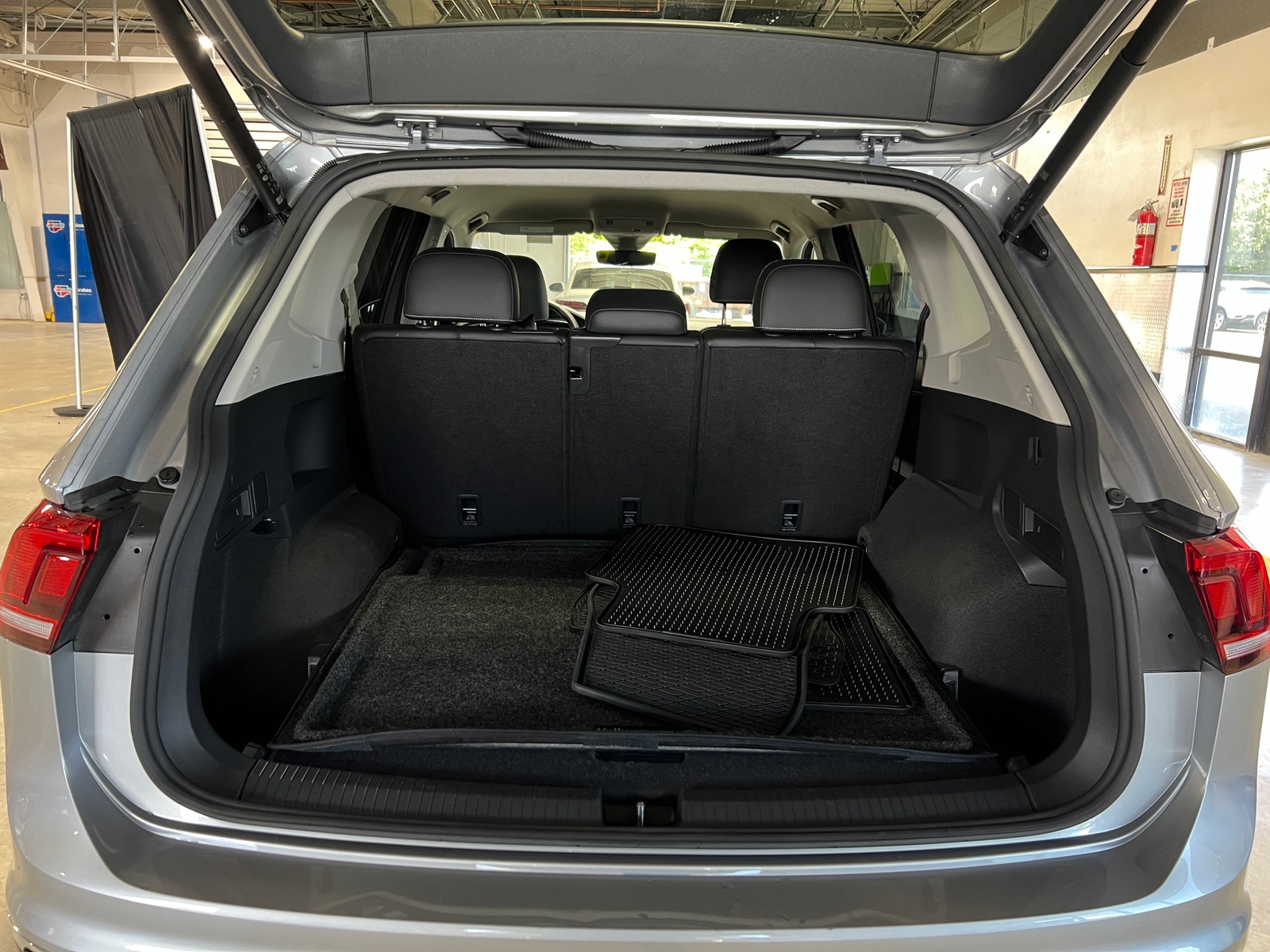 Thumbnail: 2024 Volkswagen Tiguan - 6