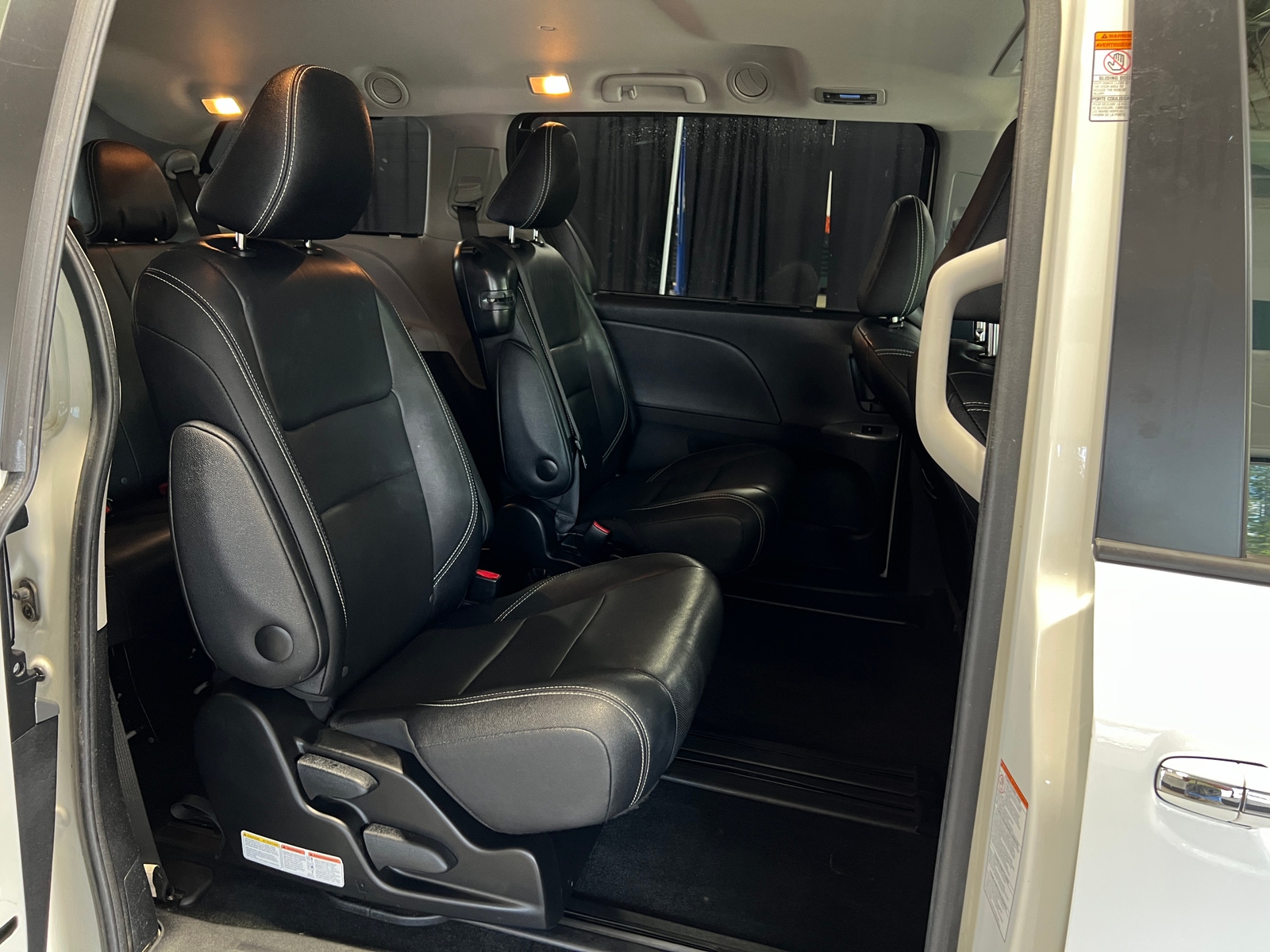 Thumbnail: 2017 Toyota Sienna - 5