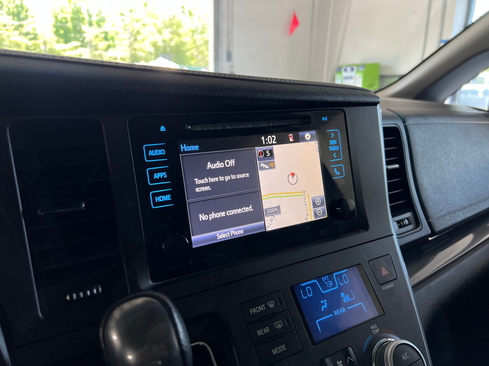 Thumbnail: 2017 Toyota Sienna - 3