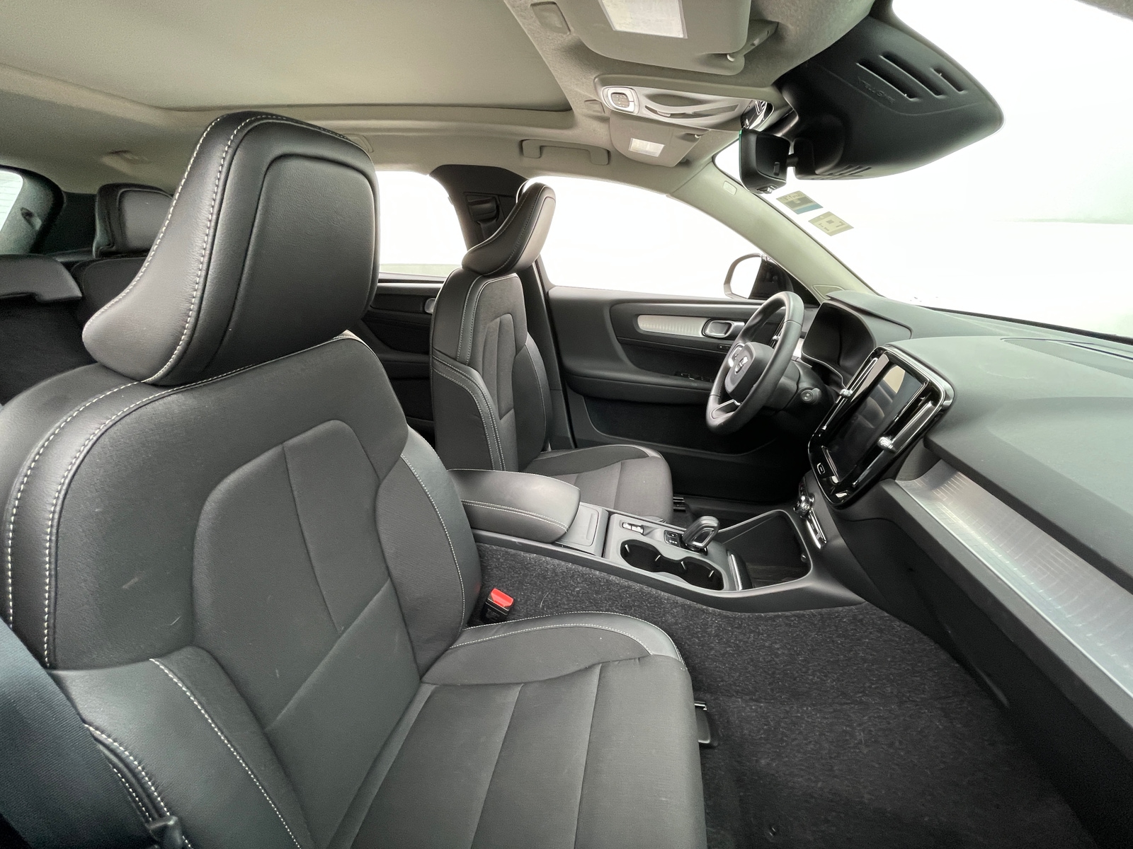 Thumbnail: 2020 Volvo XC40 - 2