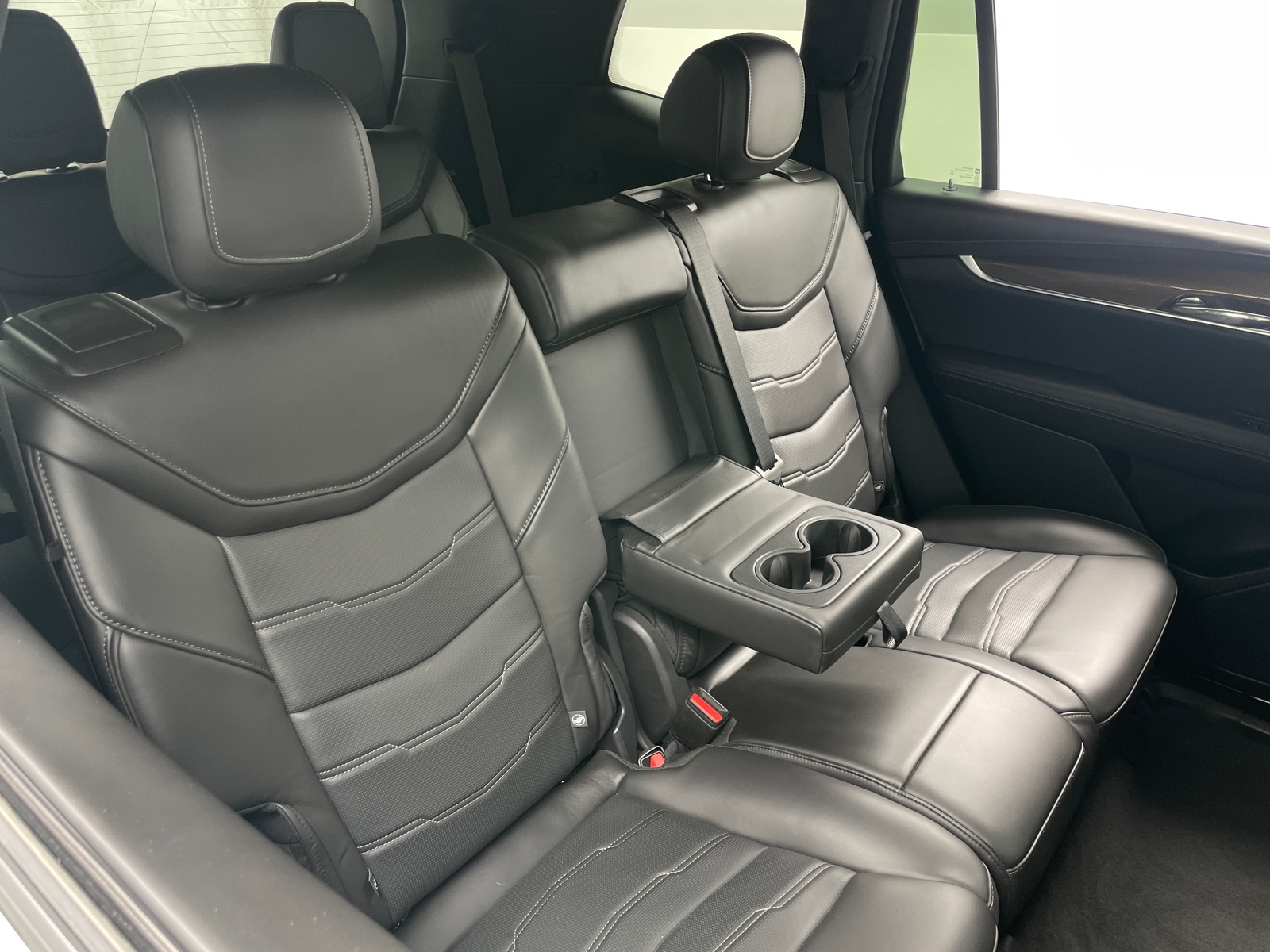 Thumbnail: 2022 Cadillac XT6 - 5