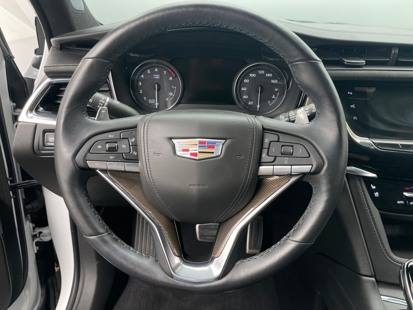 Thumbnail: 2022 Cadillac XT6 - 4