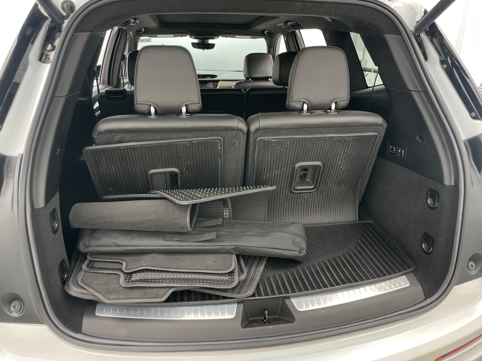 Thumbnail: 2022 Cadillac XT6 - 6