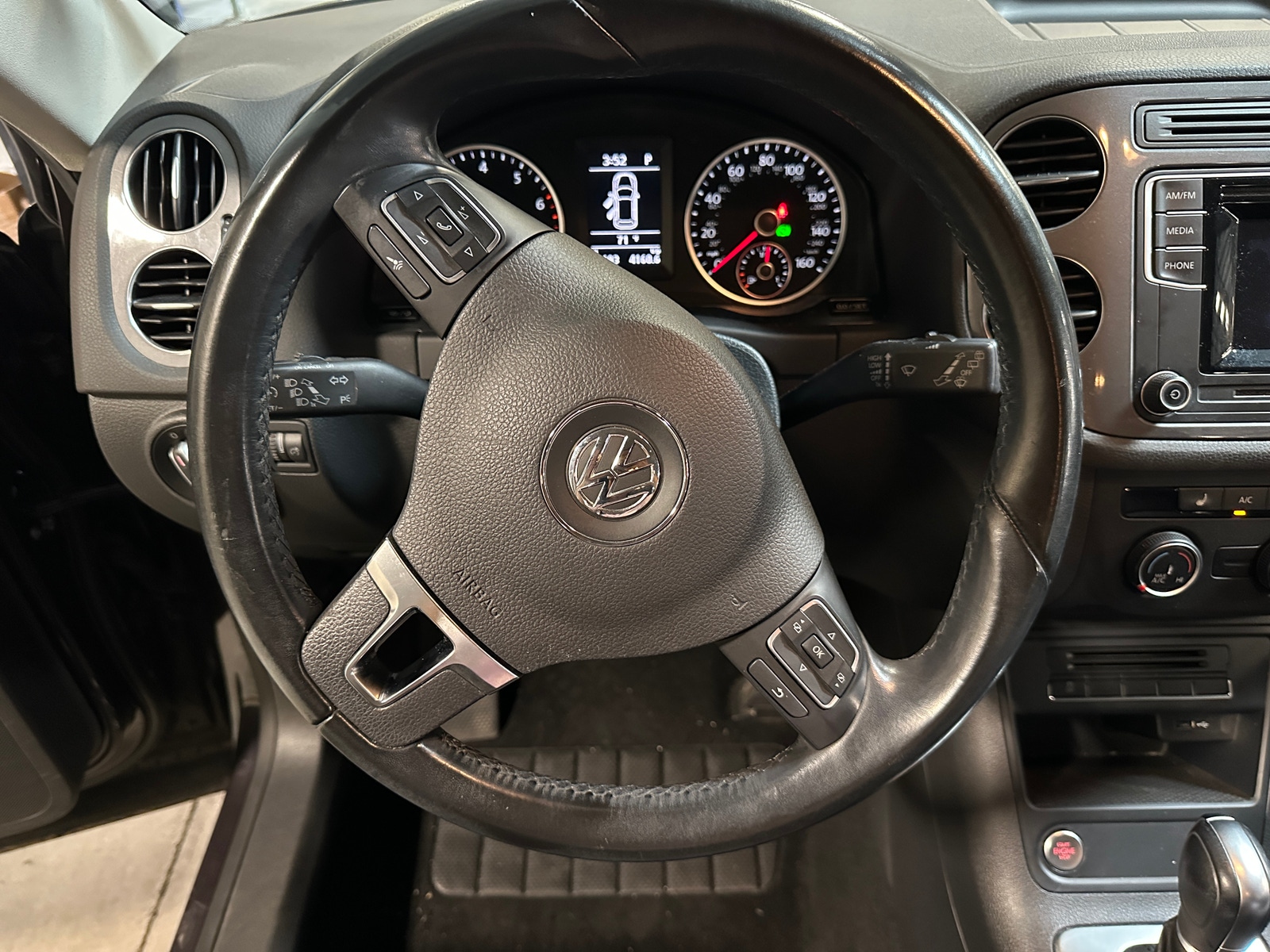 Thumbnail: 2016 Volkswagen Tiguan - 5