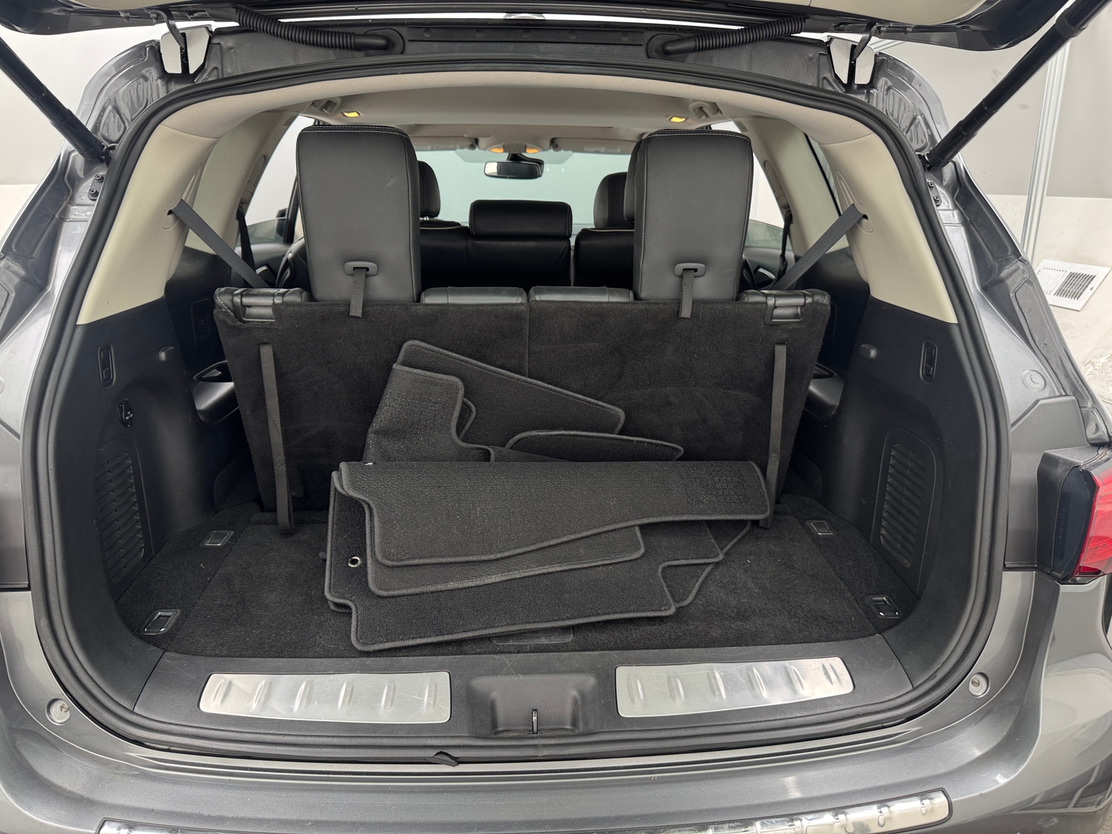 Thumbnail: 2019 INFINITI QX60 - 6