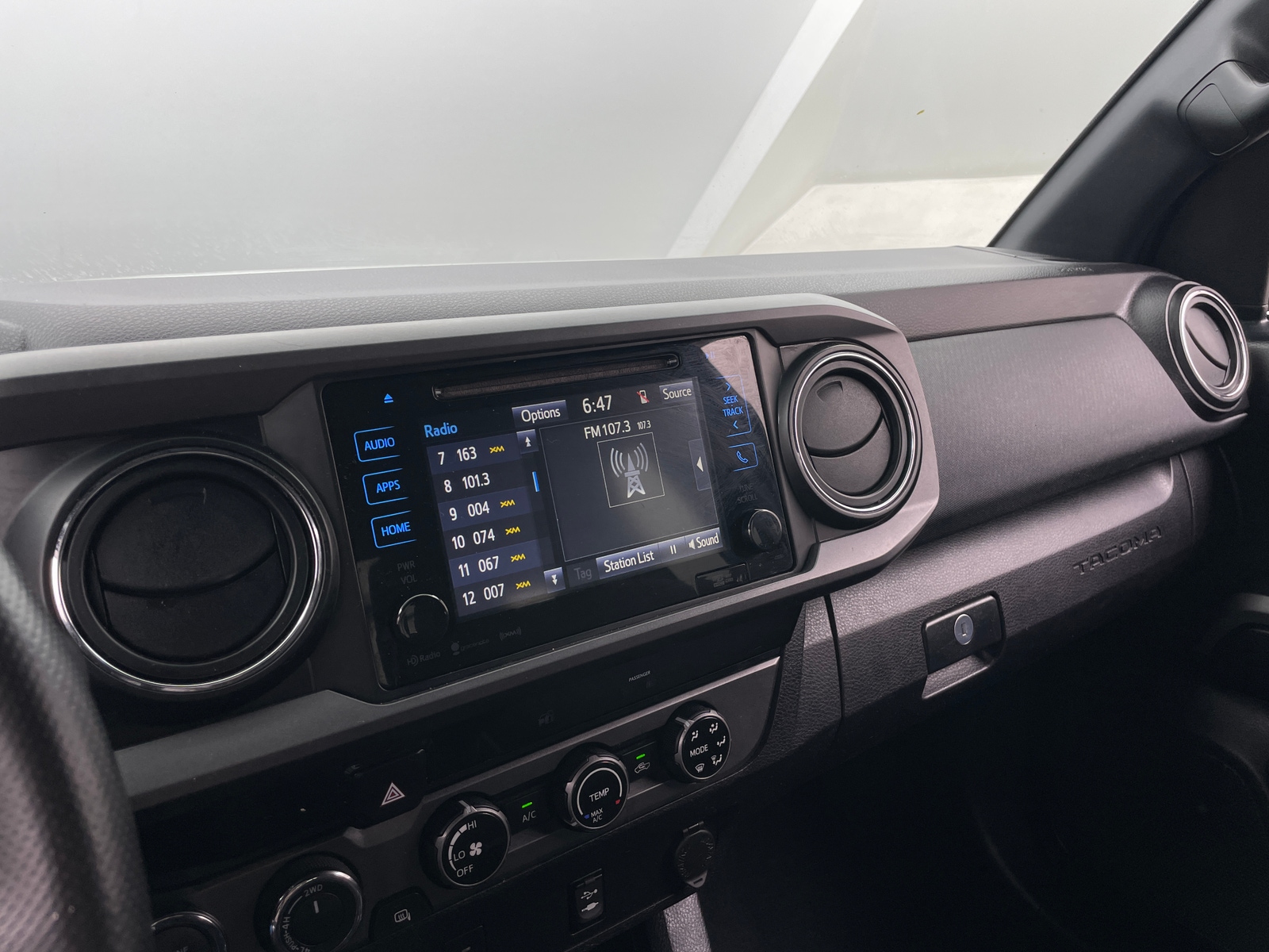 Thumbnail: 2017 Toyota Tacoma - 4