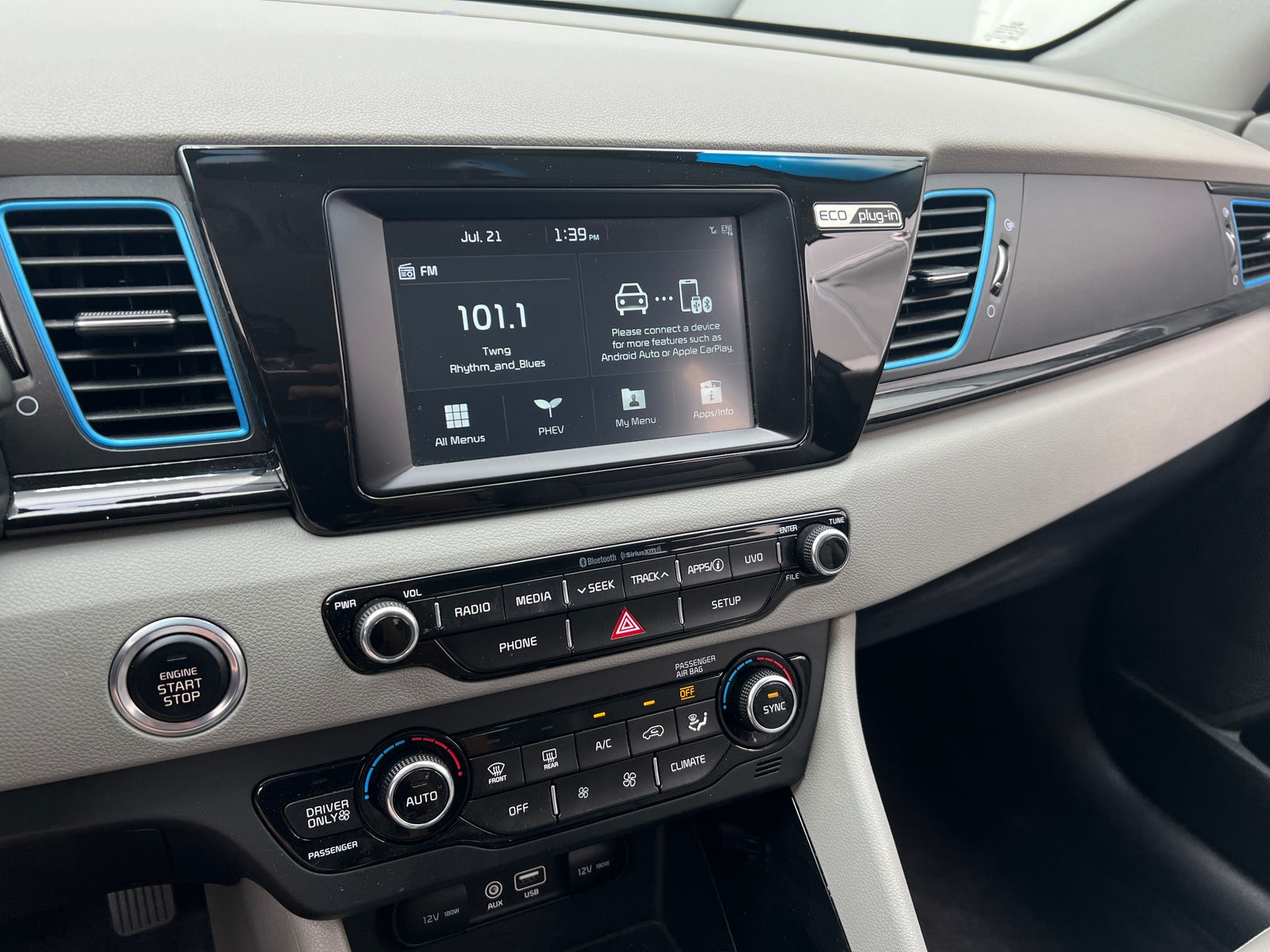 Thumbnail: 2019 Kia Niro - 4