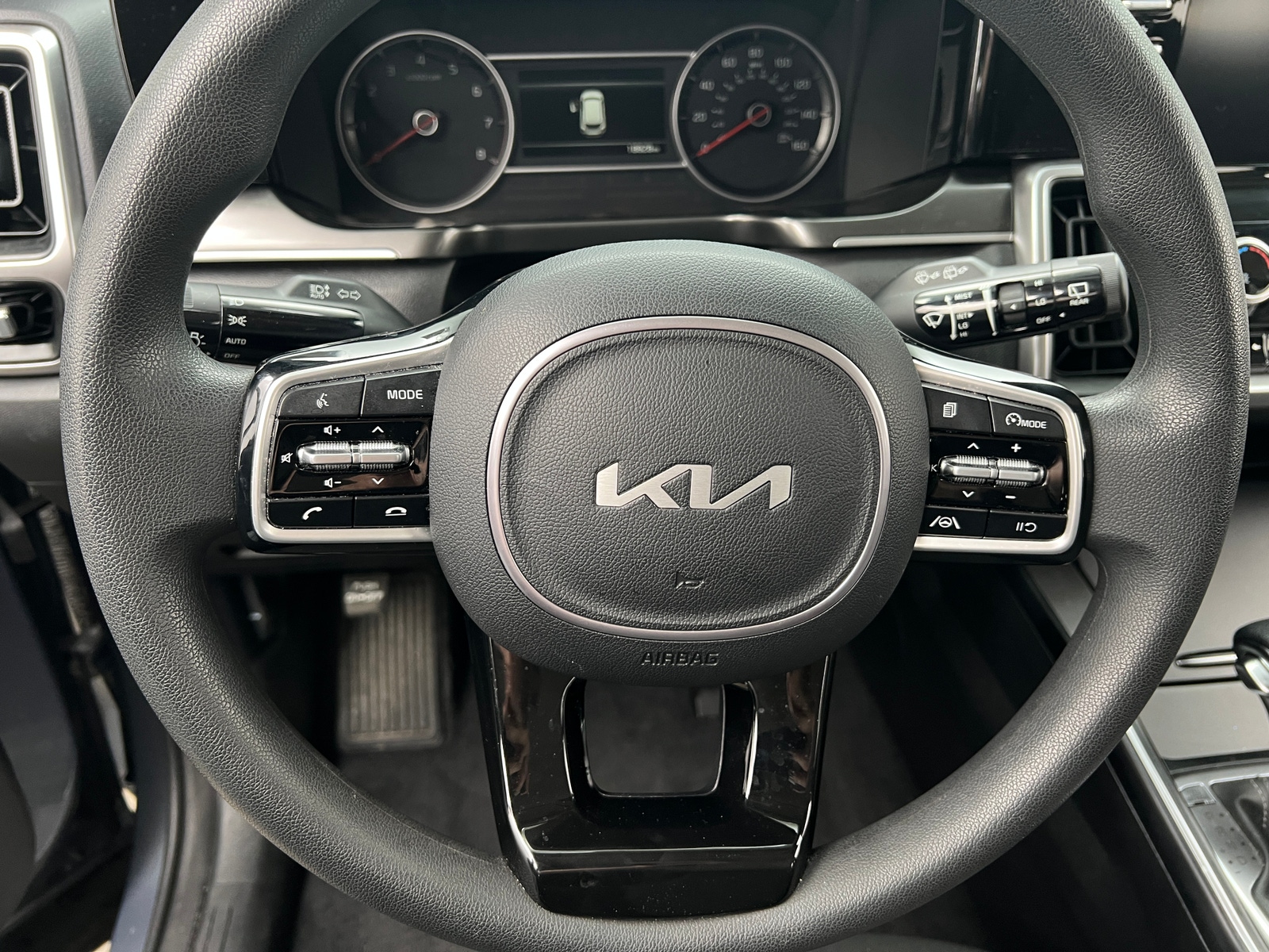Thumbnail: 2022 Kia Sorento - 5