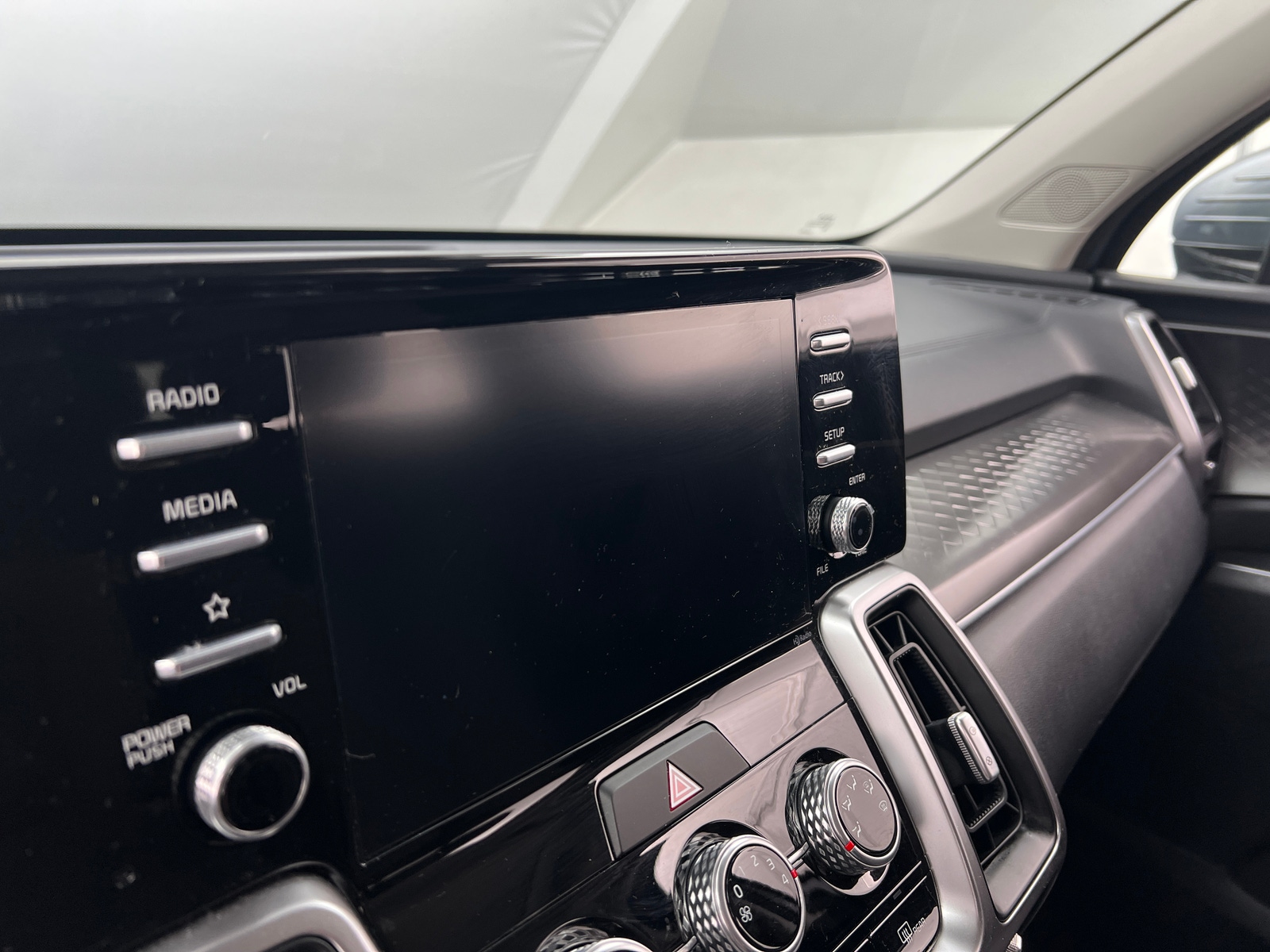 Thumbnail: 2022 Kia Sorento - 4
