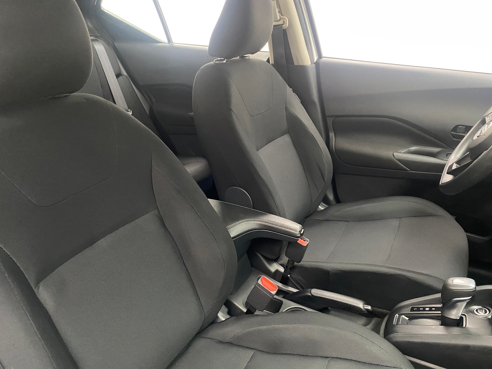 Thumbnail: 2023 Nissan Kicks - 2