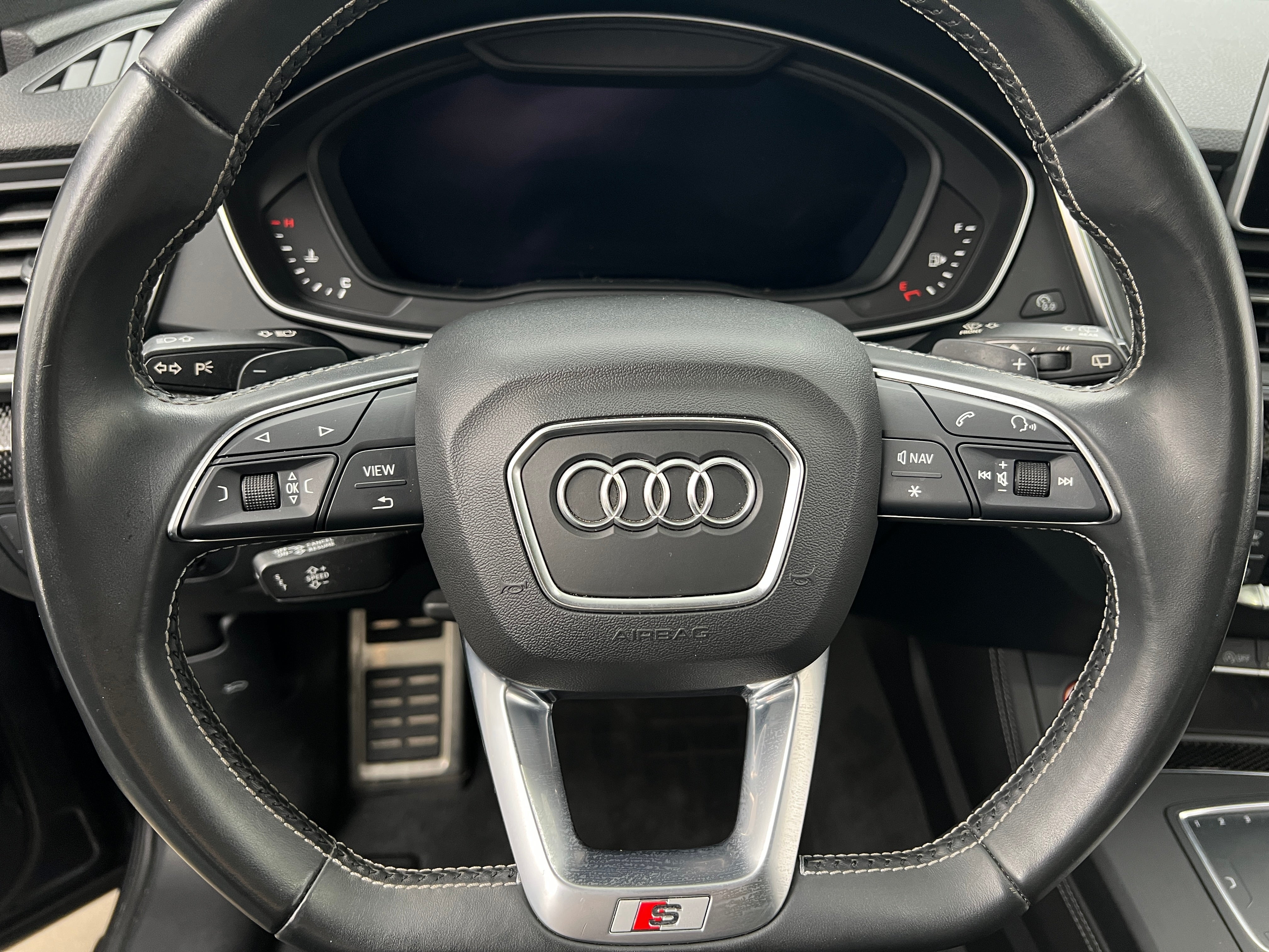 Thumbnail: 2020 Audi SQ5 - 4