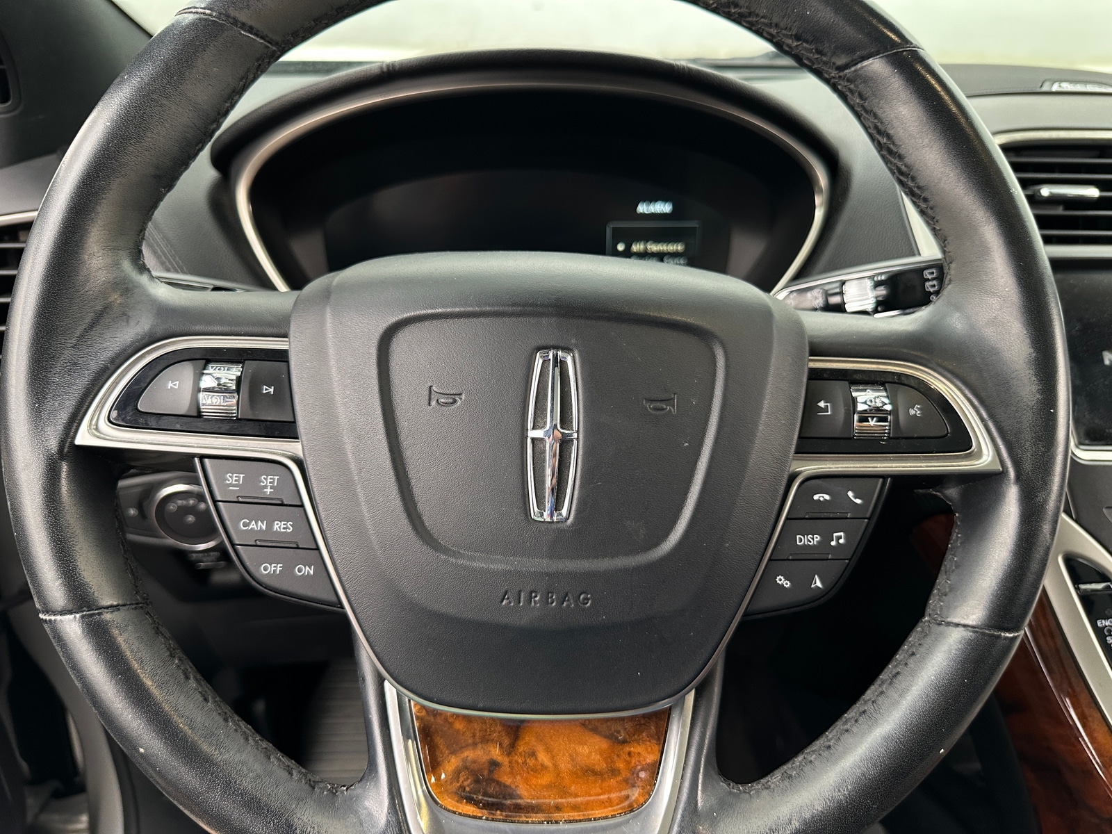 Thumbnail: 2019 Lincoln Nautilus - 4