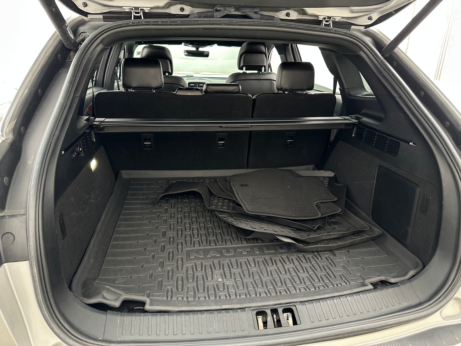 Thumbnail: 2019 Lincoln Nautilus - 6