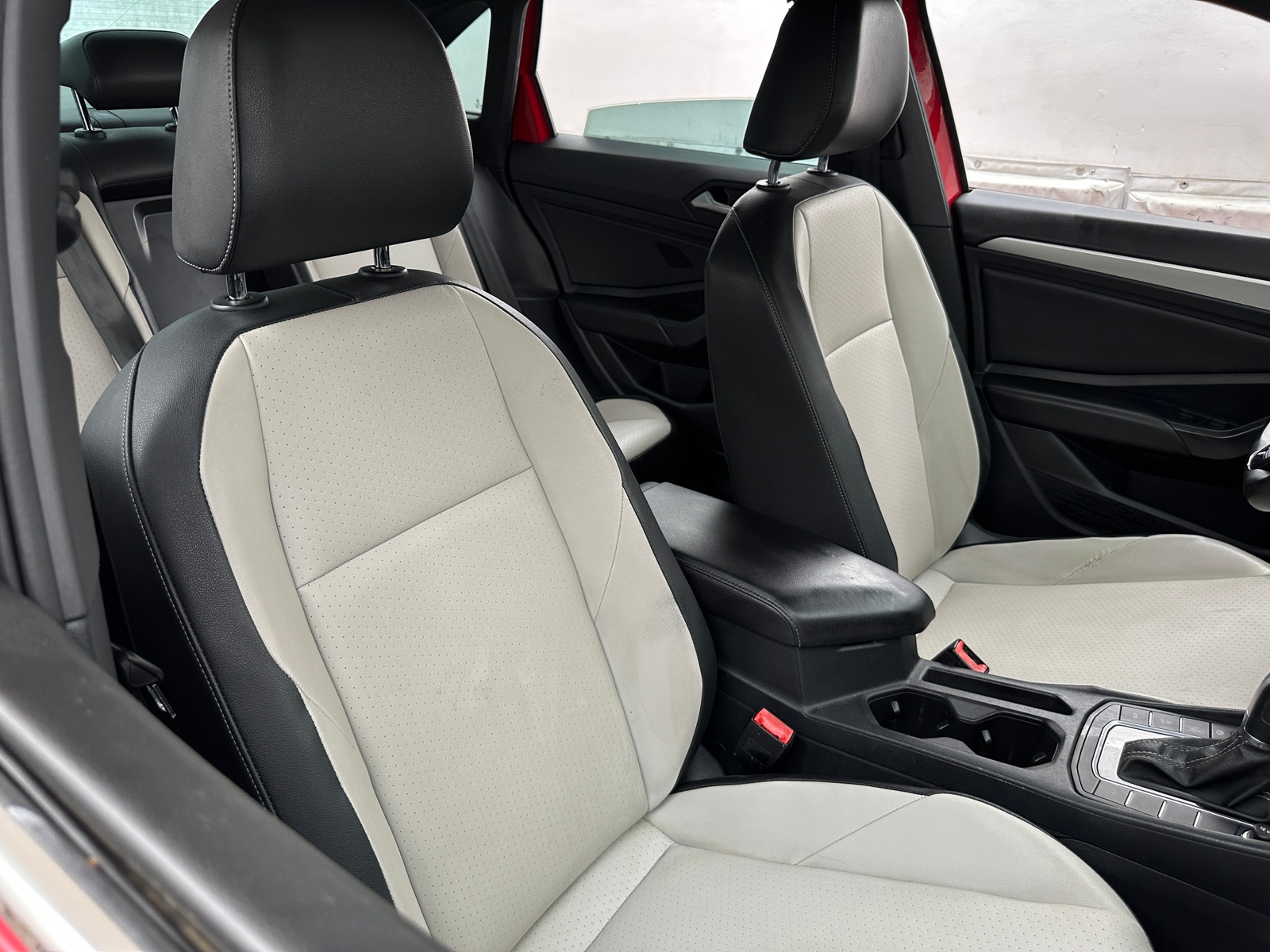 Thumbnail: 2019 Volkswagen Jetta - 2