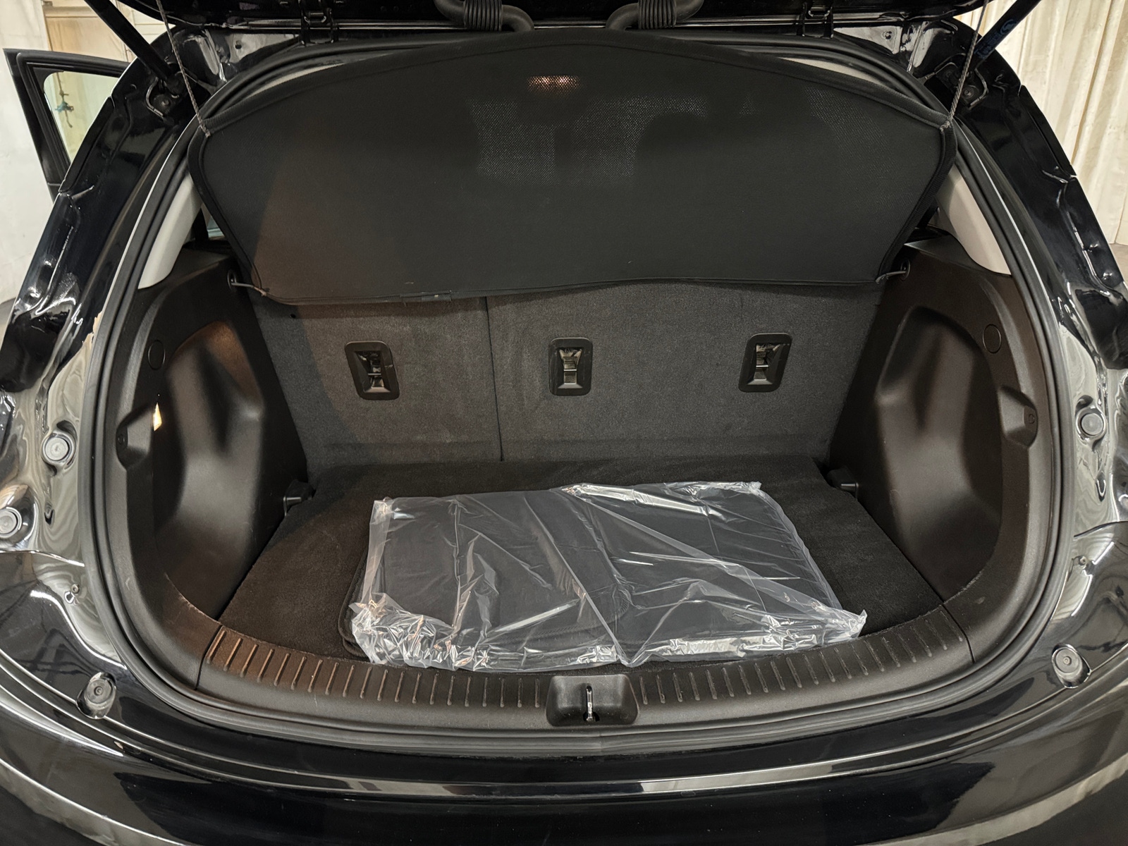 Thumbnail: 2023 Chevrolet Bolt EV - 6